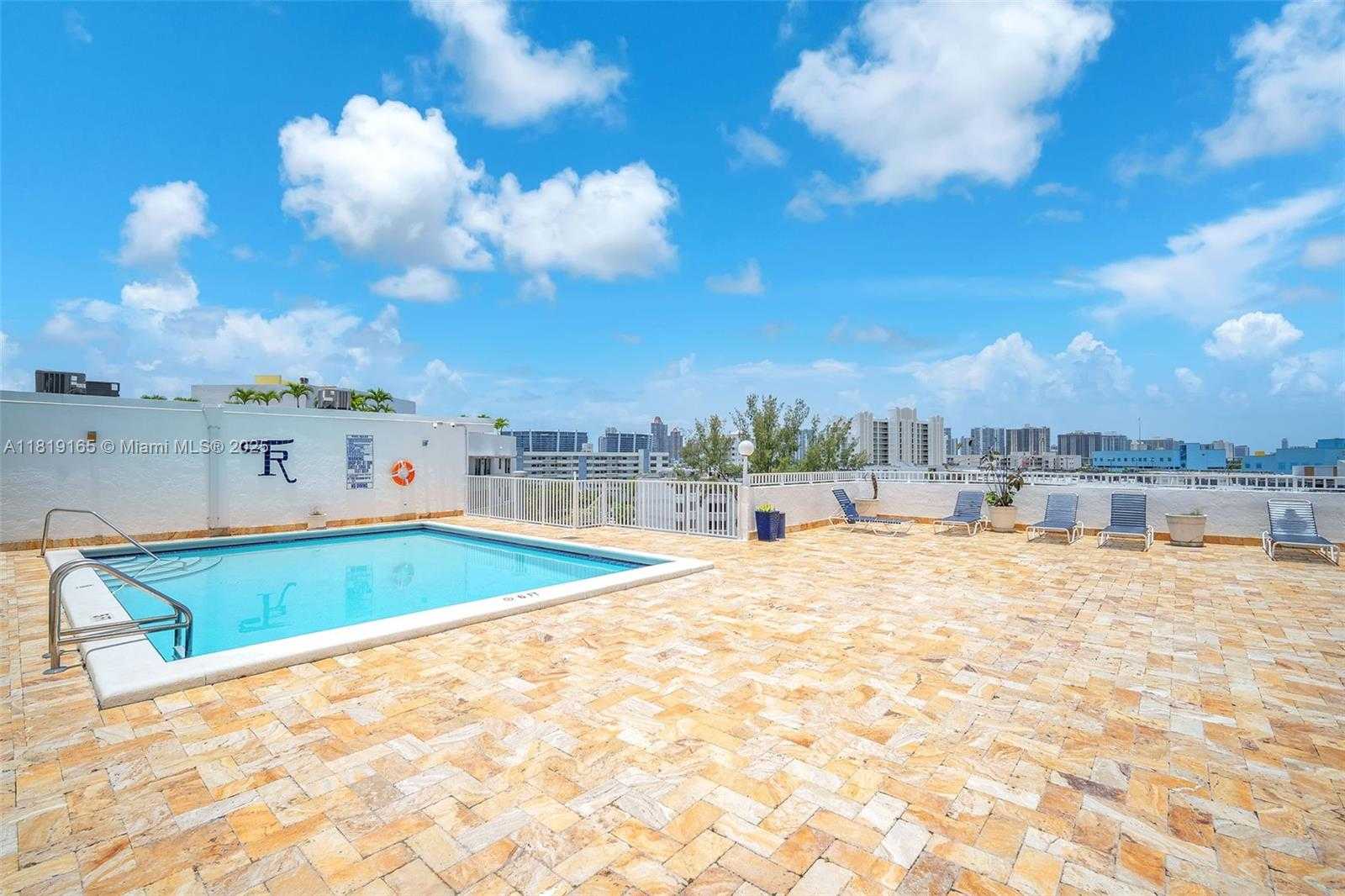 Small Image of 17800 ATLANTIC BLVD #303, Sunny Isles Beach Number 21