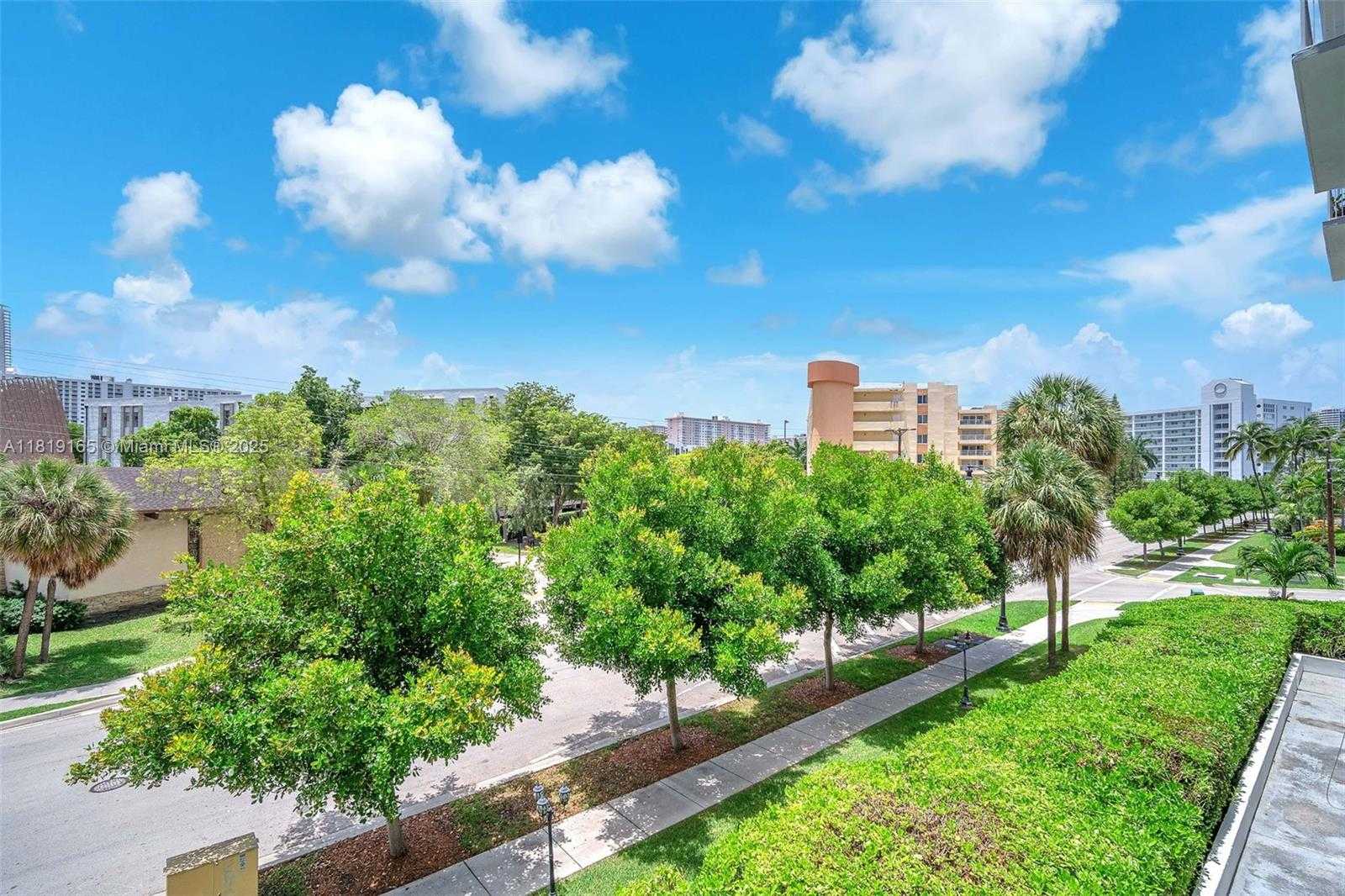 Small Image of 17800 ATLANTIC BLVD #303, Sunny Isles Beach Number 25