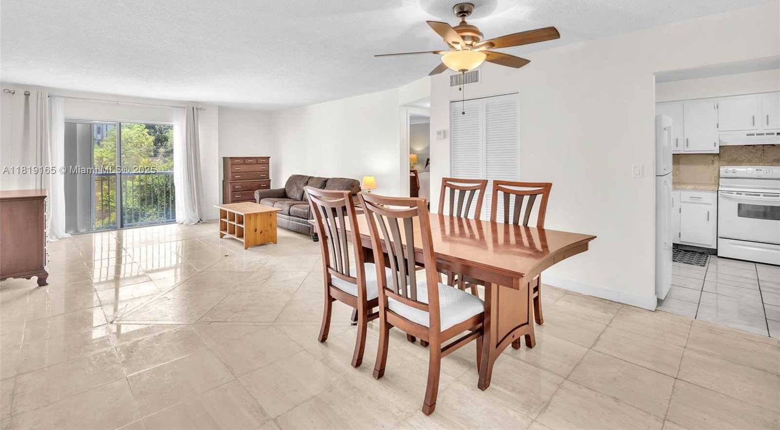 Small Image of 17800 ATLANTIC BLVD #303, Sunny Isles Beach Number 3