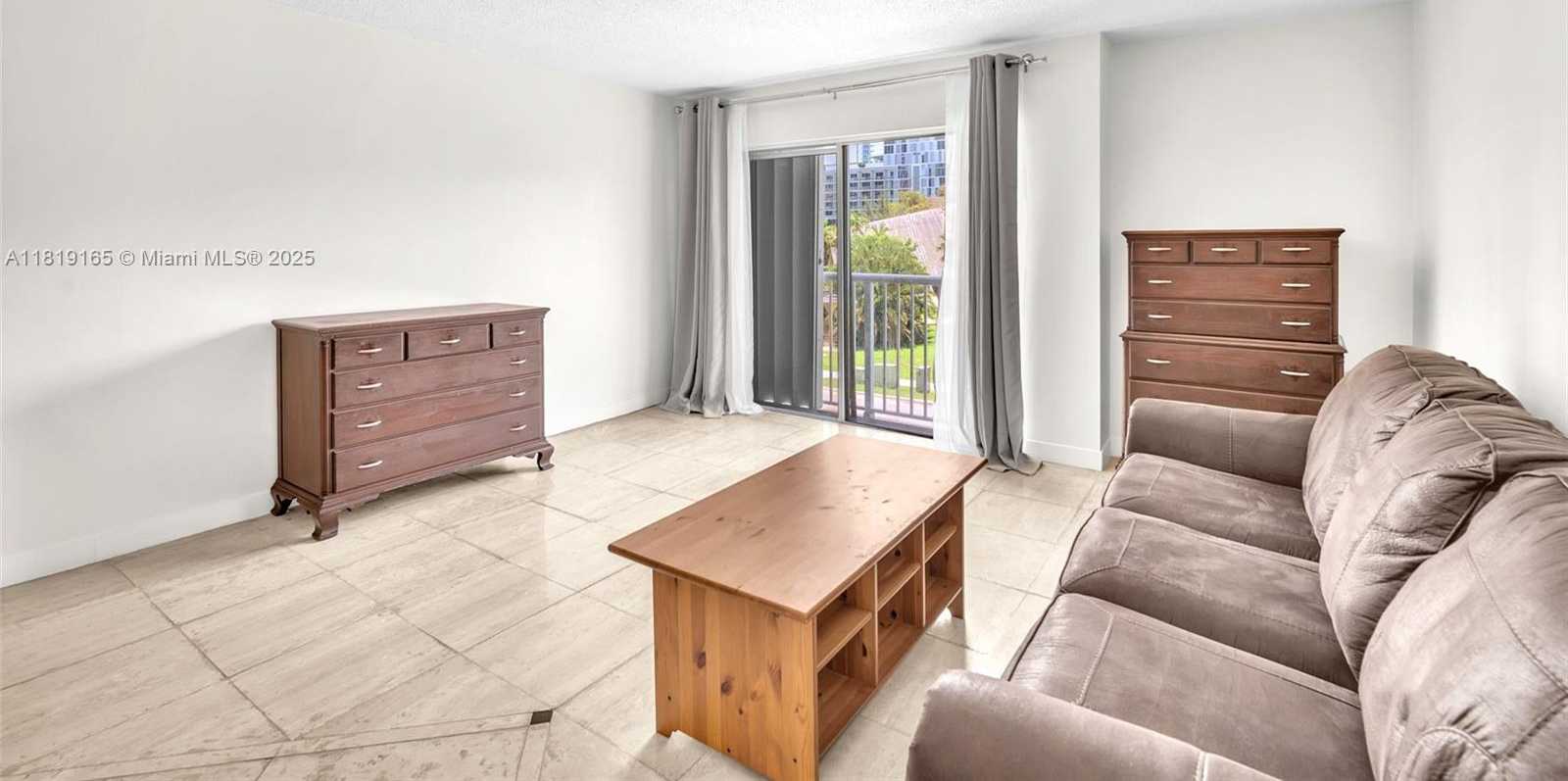 Small Image of 17800 ATLANTIC BLVD #303, Sunny Isles Beach Number 8