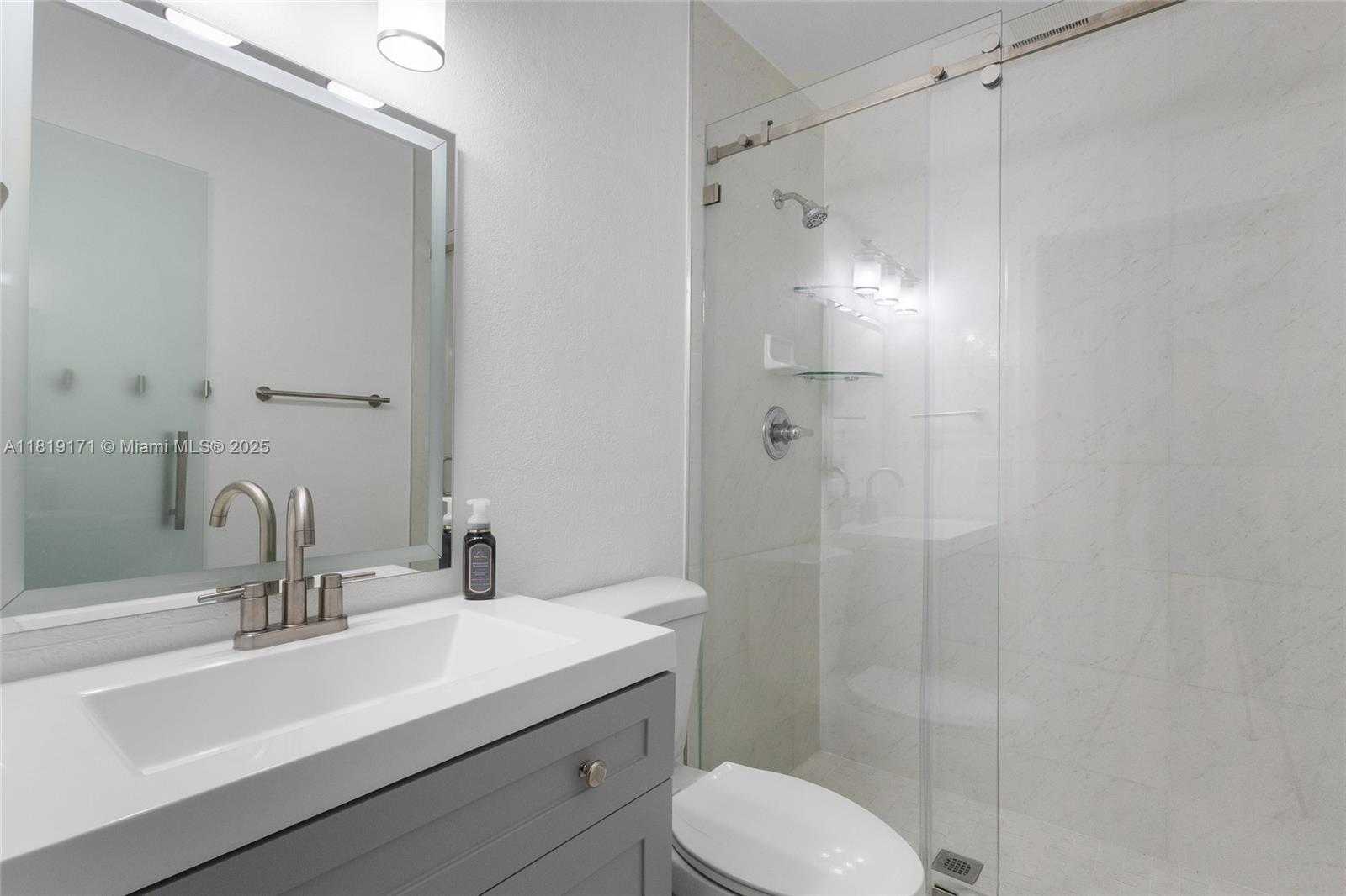 Small Image of 2515 WEST 65TH ST, Hialeah Number 14