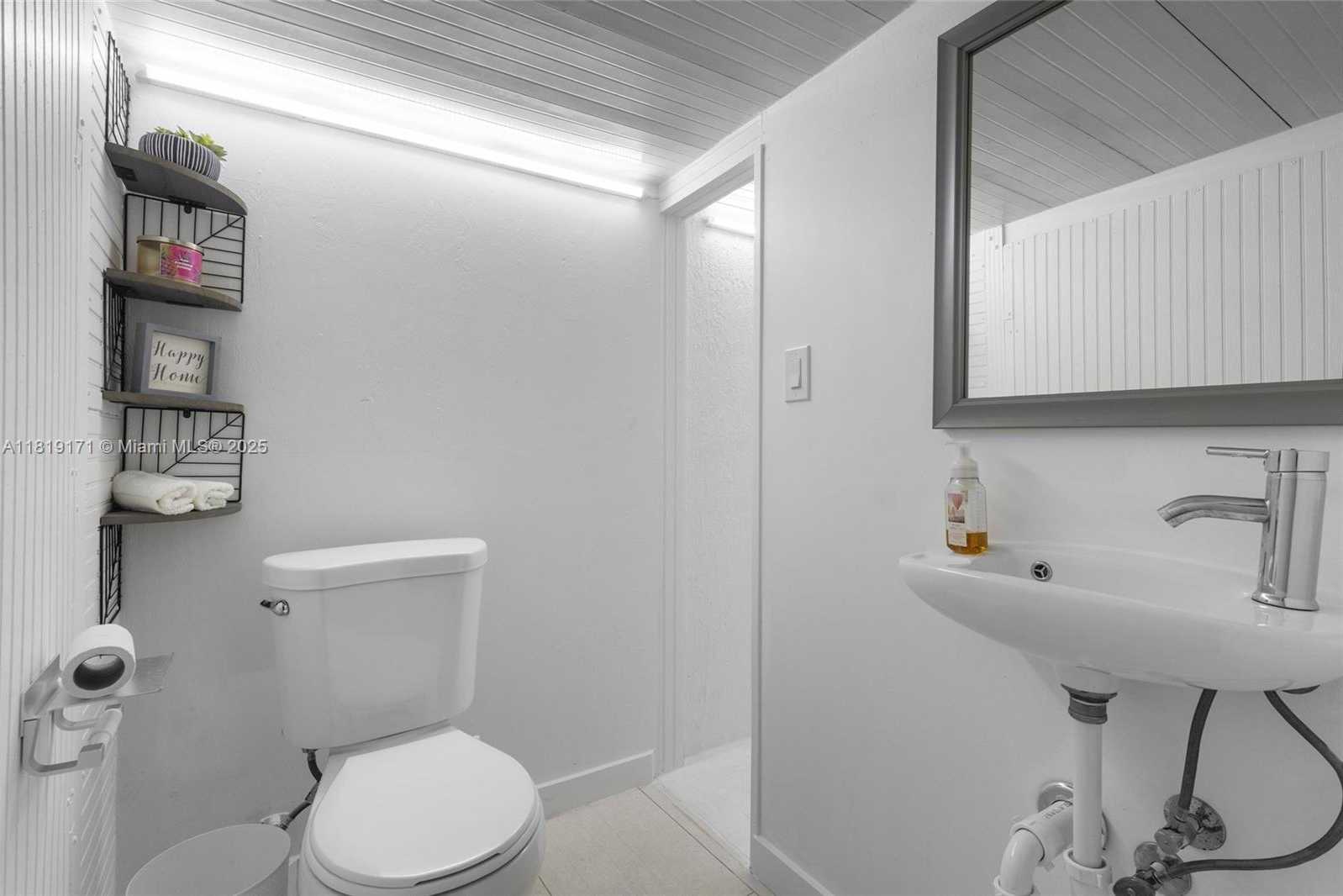 Small Image of 2515 WEST 65TH ST, Hialeah Number 16