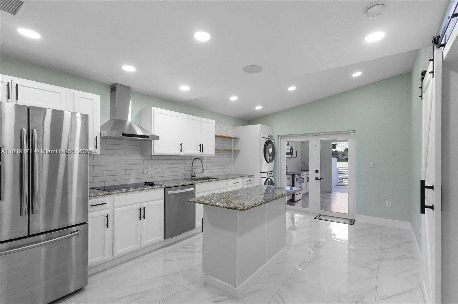 Small Image of 2515 WEST 65TH ST, Hialeah Number 4