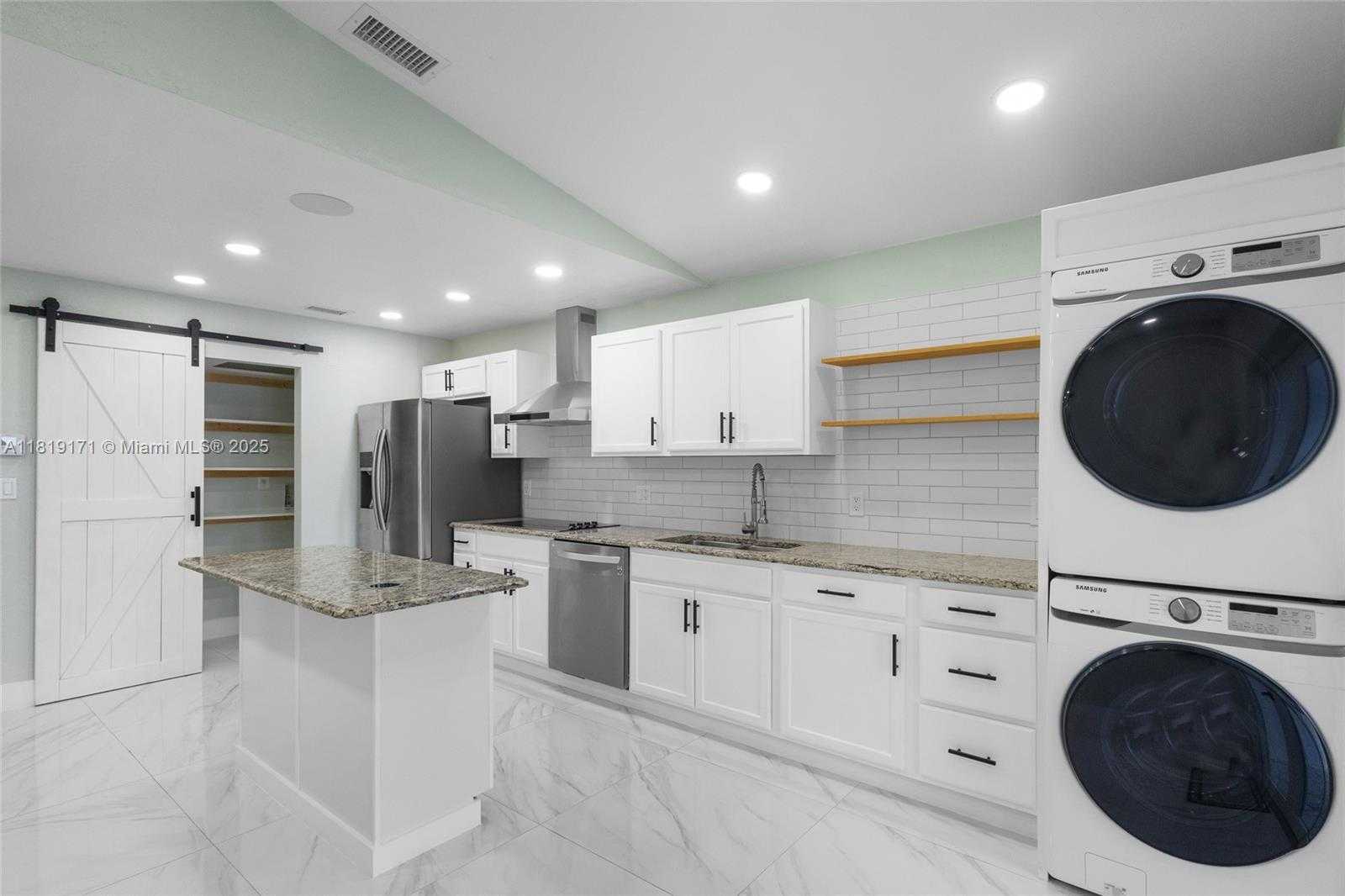 Small Image of 2515 WEST 65TH ST, Hialeah Number 5