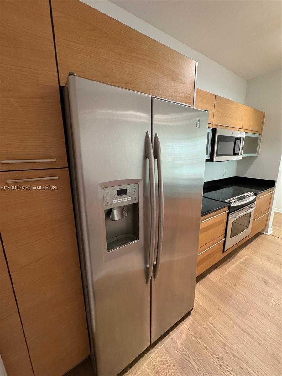 Small Image of 951 BRICKELL AVE #500, Miami Number 3