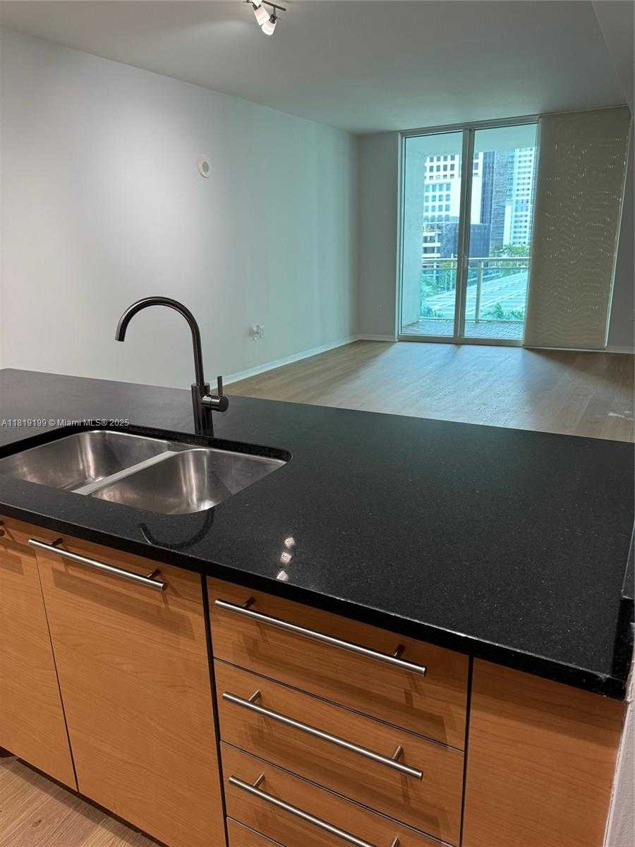 Small Image of 951 BRICKELL AVE #500, Miami Number 4