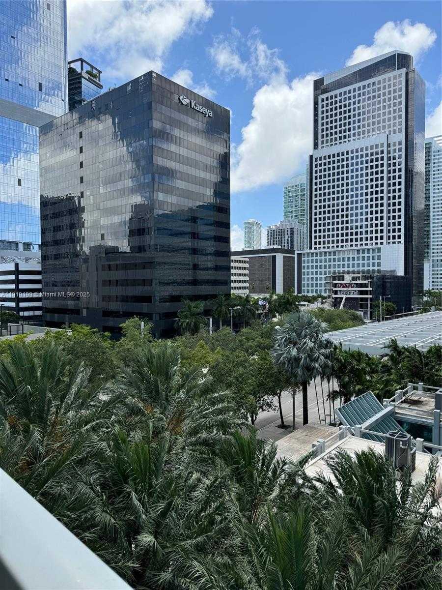 Small Image of 951 BRICKELL AVE #500, Miami Number 9