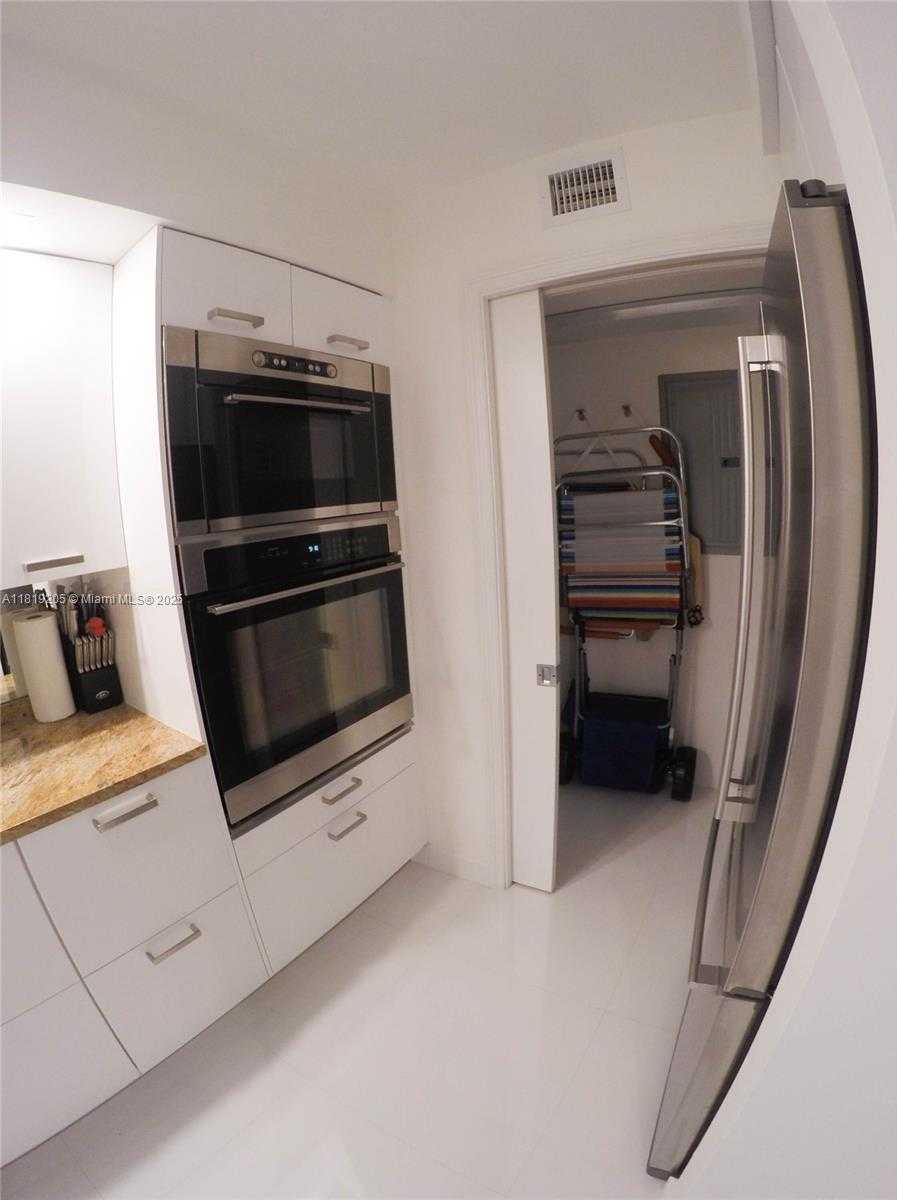 Small Image of 6917 COLLINS AVE #614, Miami Beach Number 12