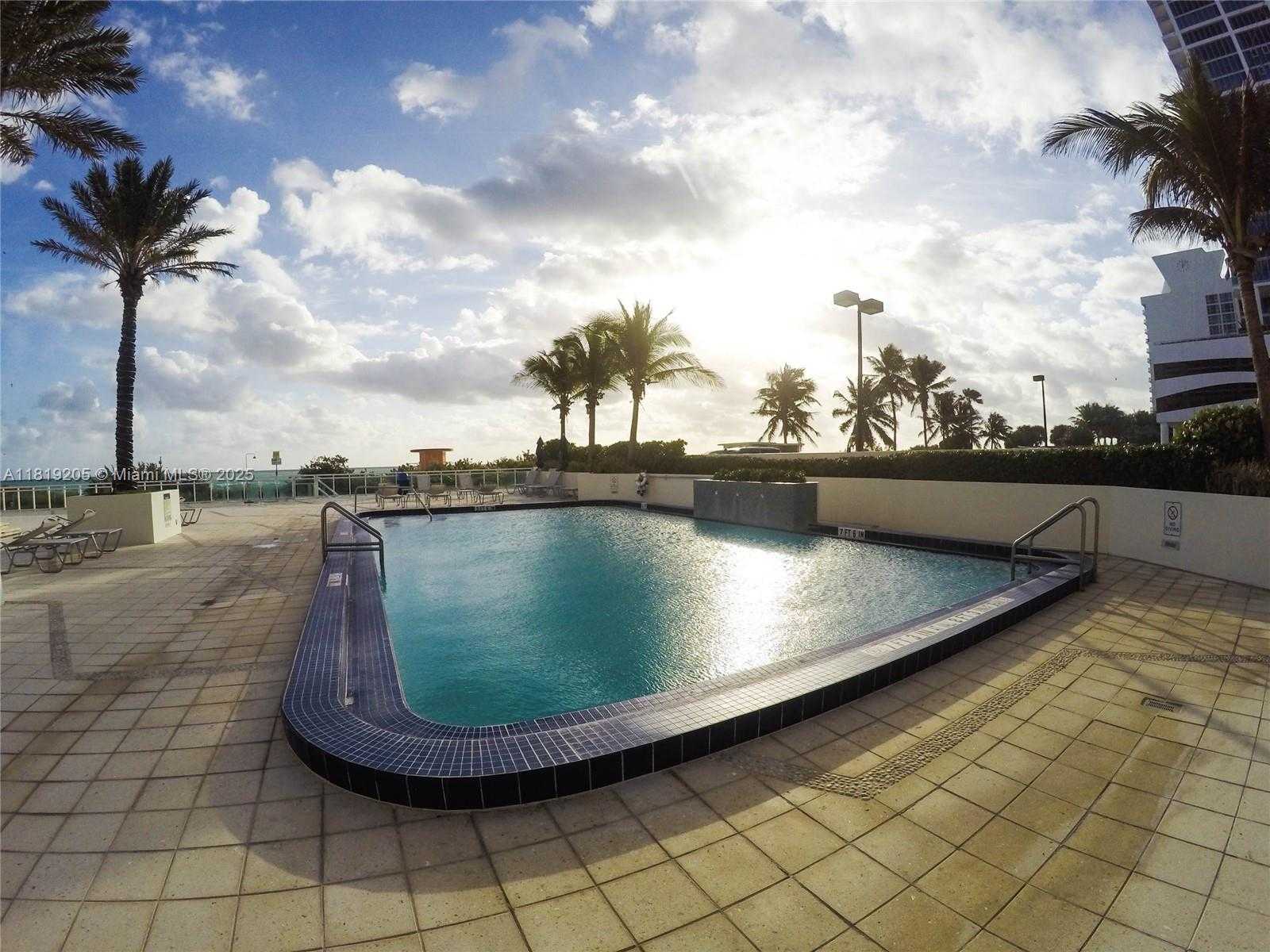 Small Image of 6917 COLLINS AVE #614, Miami Beach Number 31