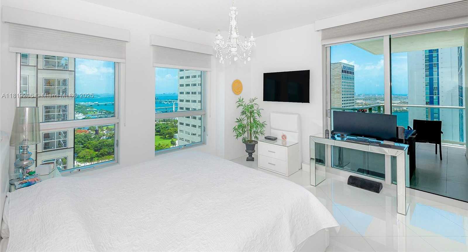 Small Image of 300 SOUTH BISCAYNE BLVD #2516, Miami Number 13