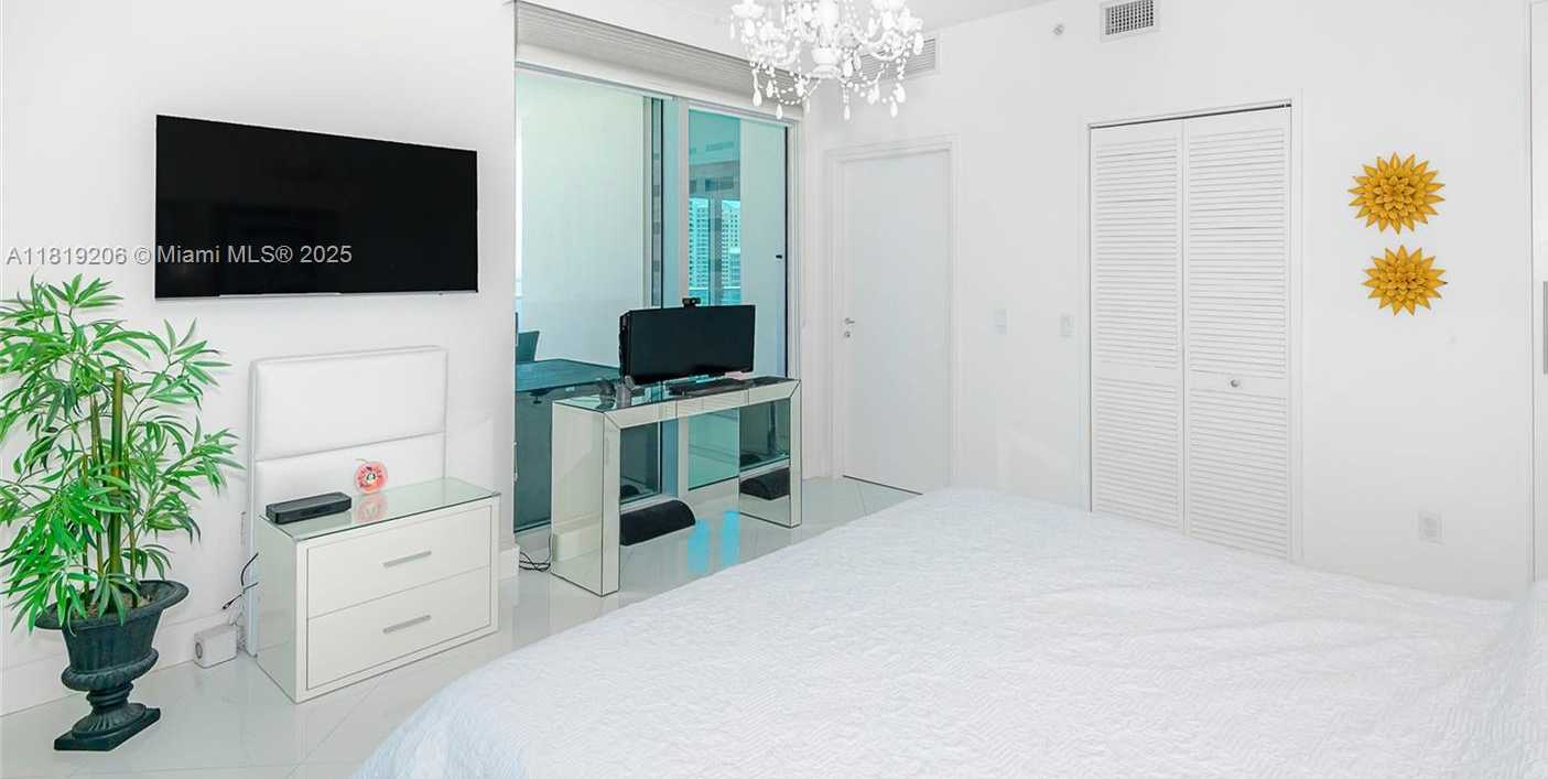 Small Image of 300 SOUTH BISCAYNE BLVD #2516, Miami Number 20