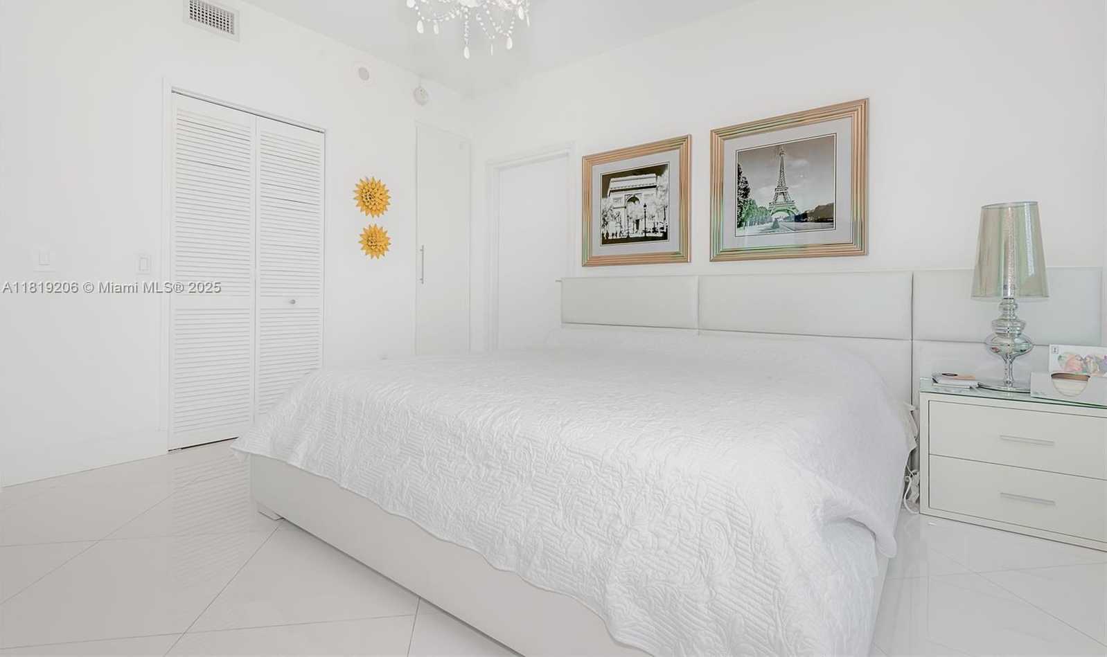 Small Image of 300 SOUTH BISCAYNE BLVD #2516, Miami Number 21