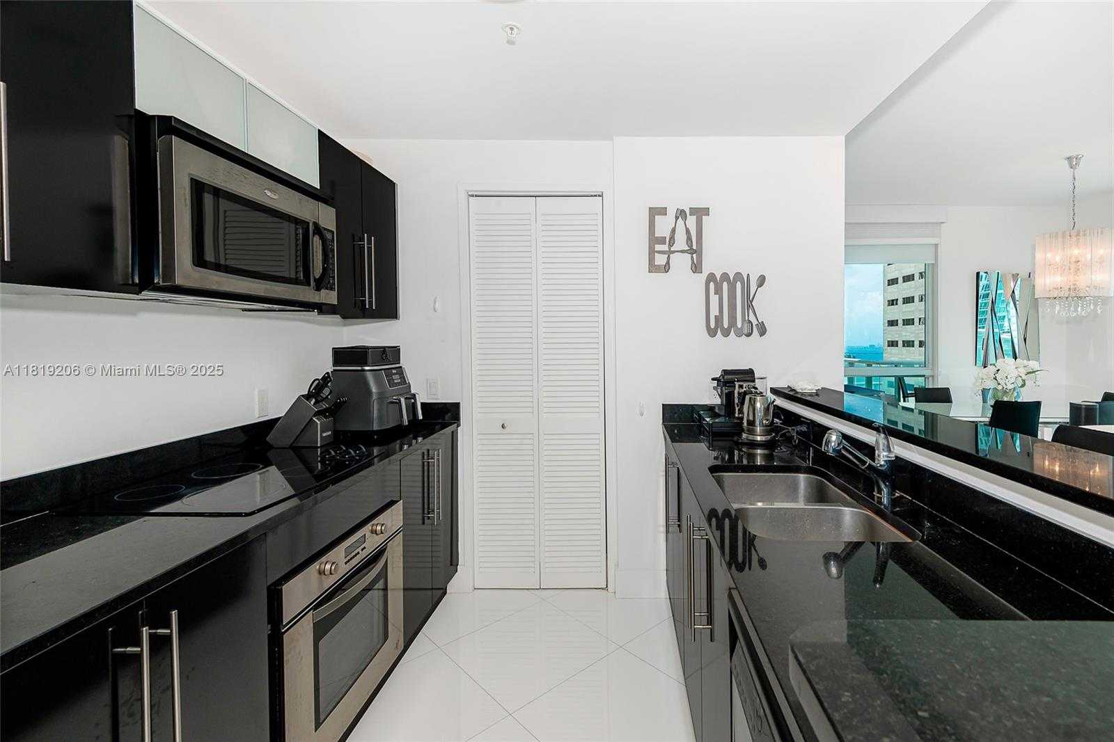 Small Image of 300 SOUTH BISCAYNE BLVD #2516, Miami Number 8