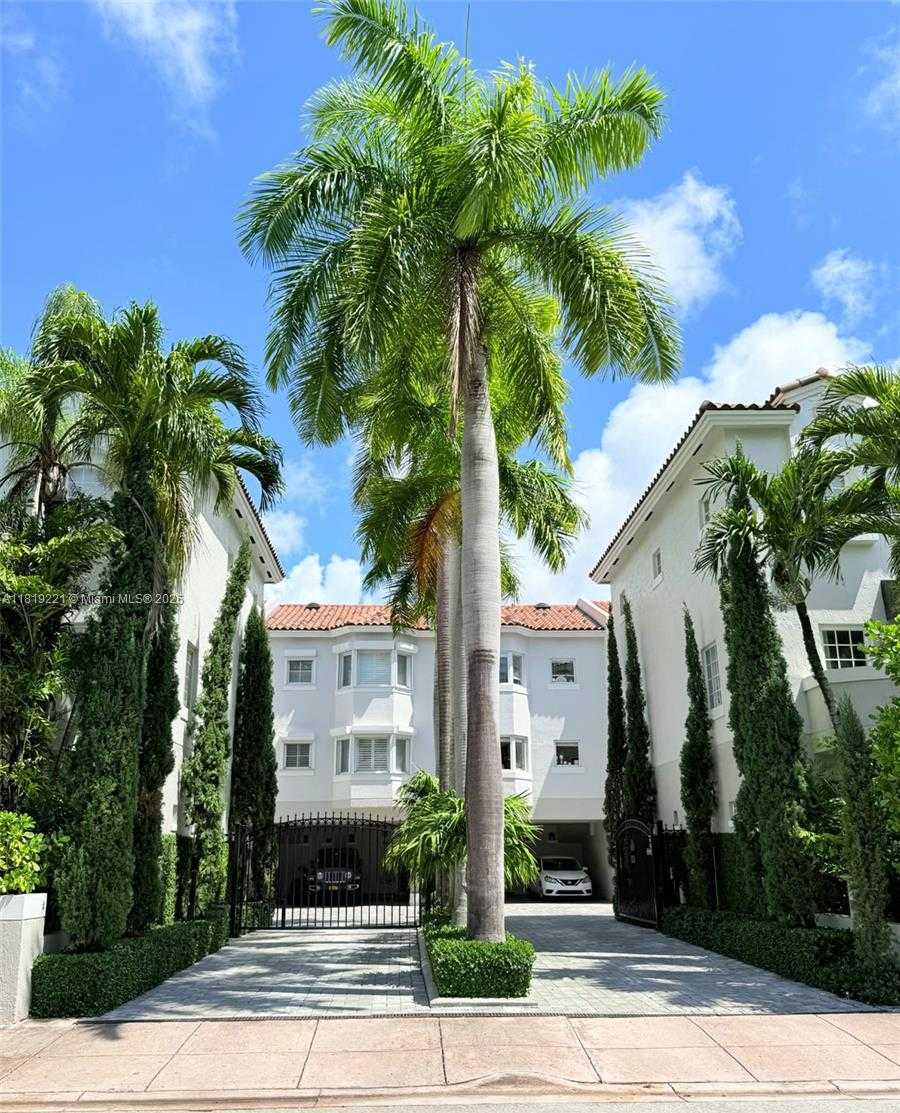 Small Image of 261 NAVARRE AVE #C-8, Coral Gables Number 2