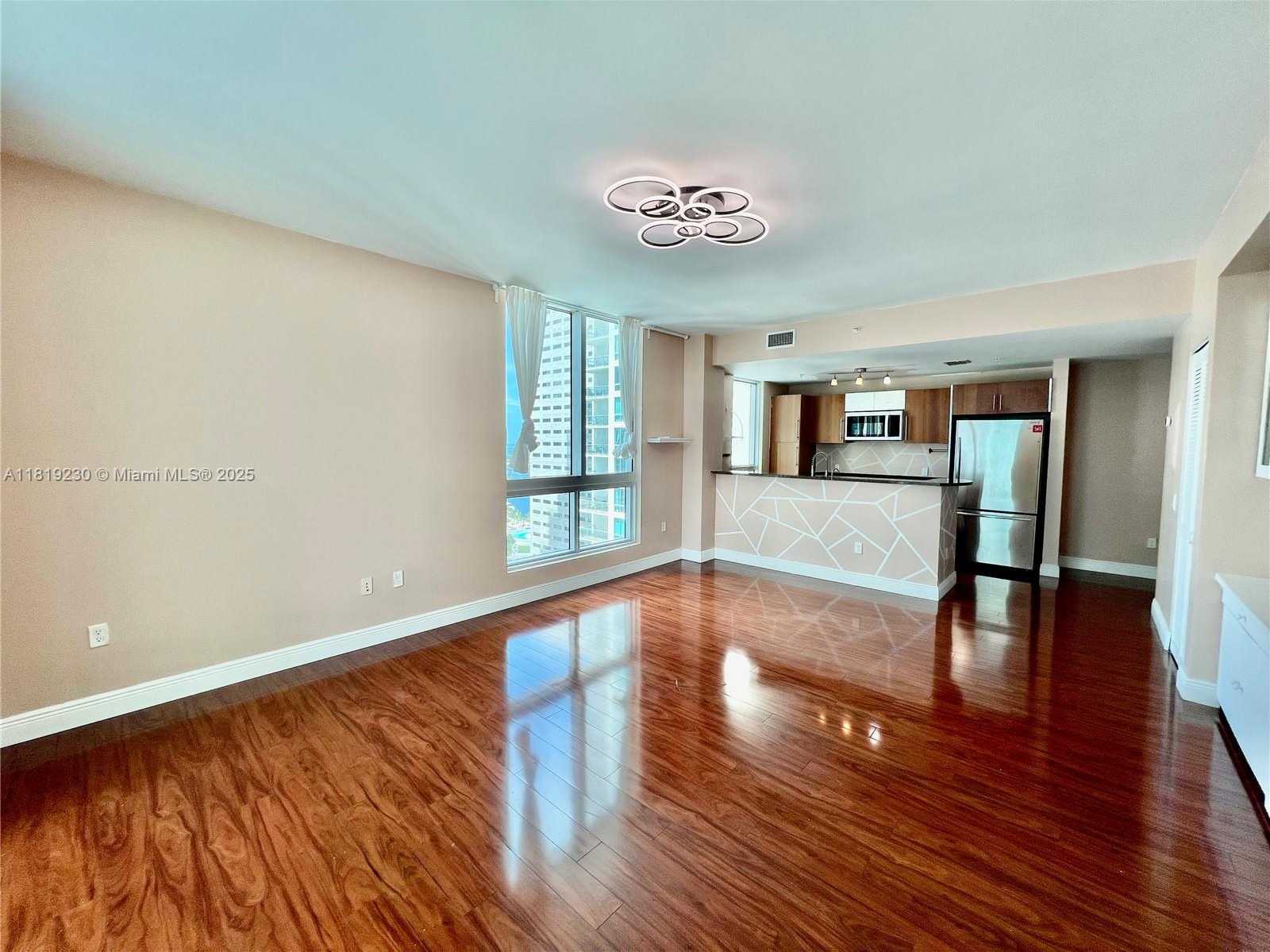 Small Image of 300 SOUTH BISCAYNE BLVD #2401, Miami Number 4