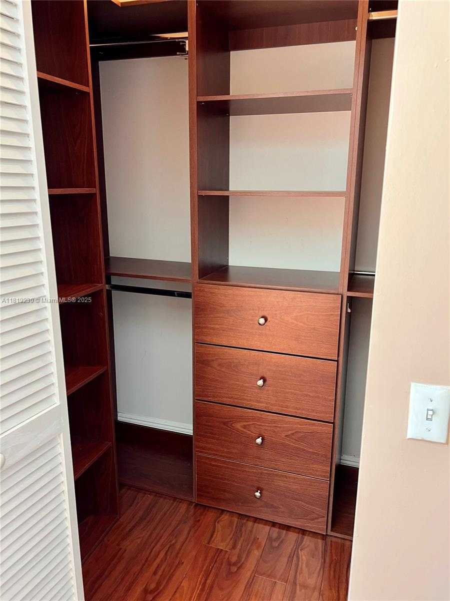 Small Image of 300 SOUTH BISCAYNE BLVD #2401, Miami Number 8