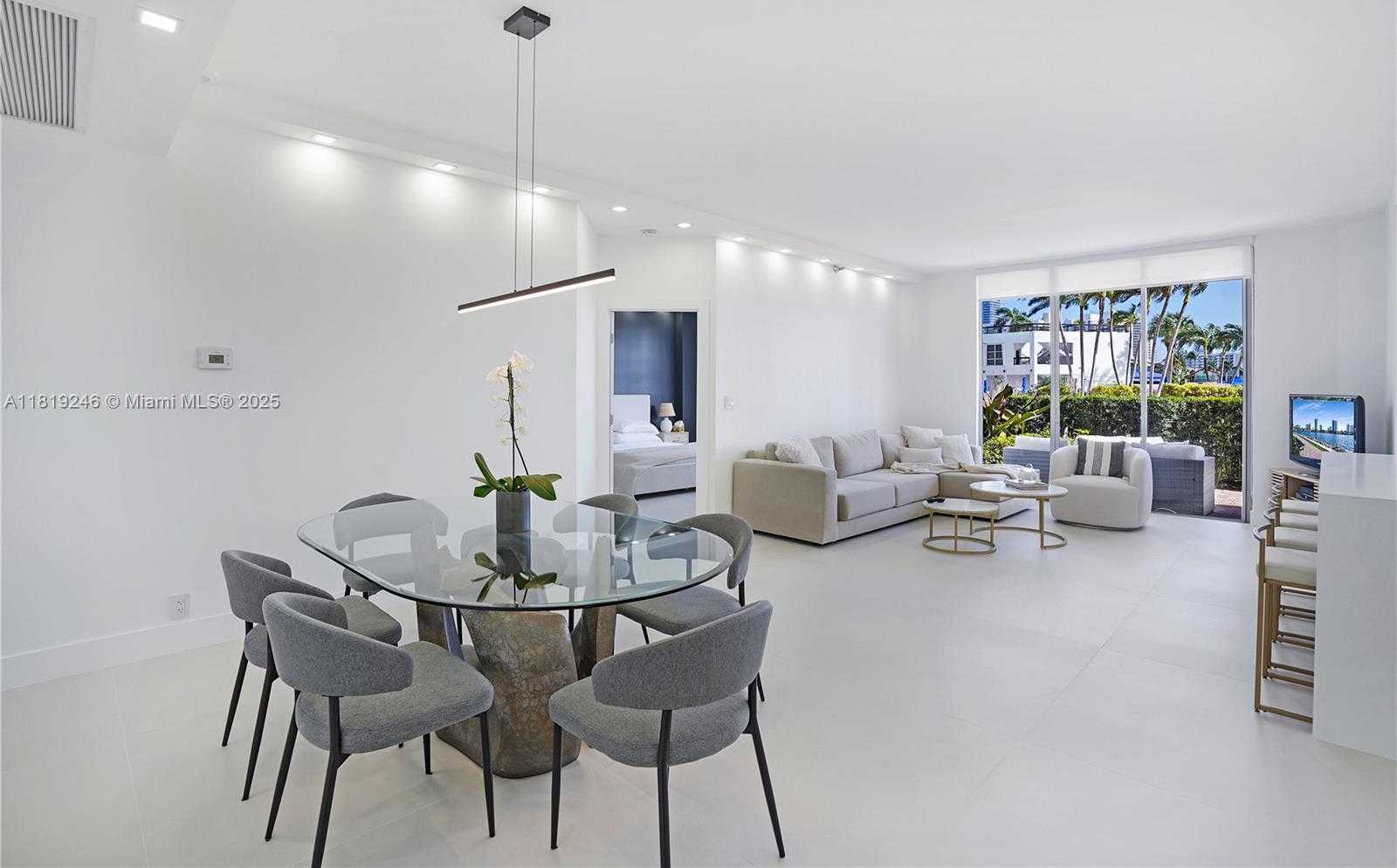 Small Image of 19101 MYSTIC POINTE DR #111, Aventura Number 12