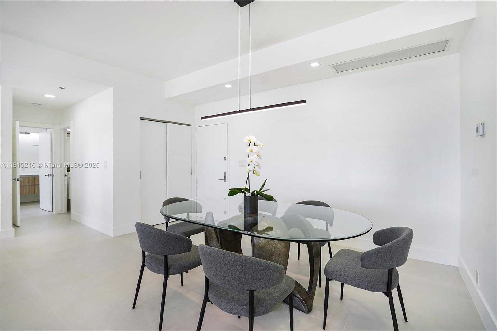 Small Image of 19101 MYSTIC POINTE DR #111, Aventura Number 14