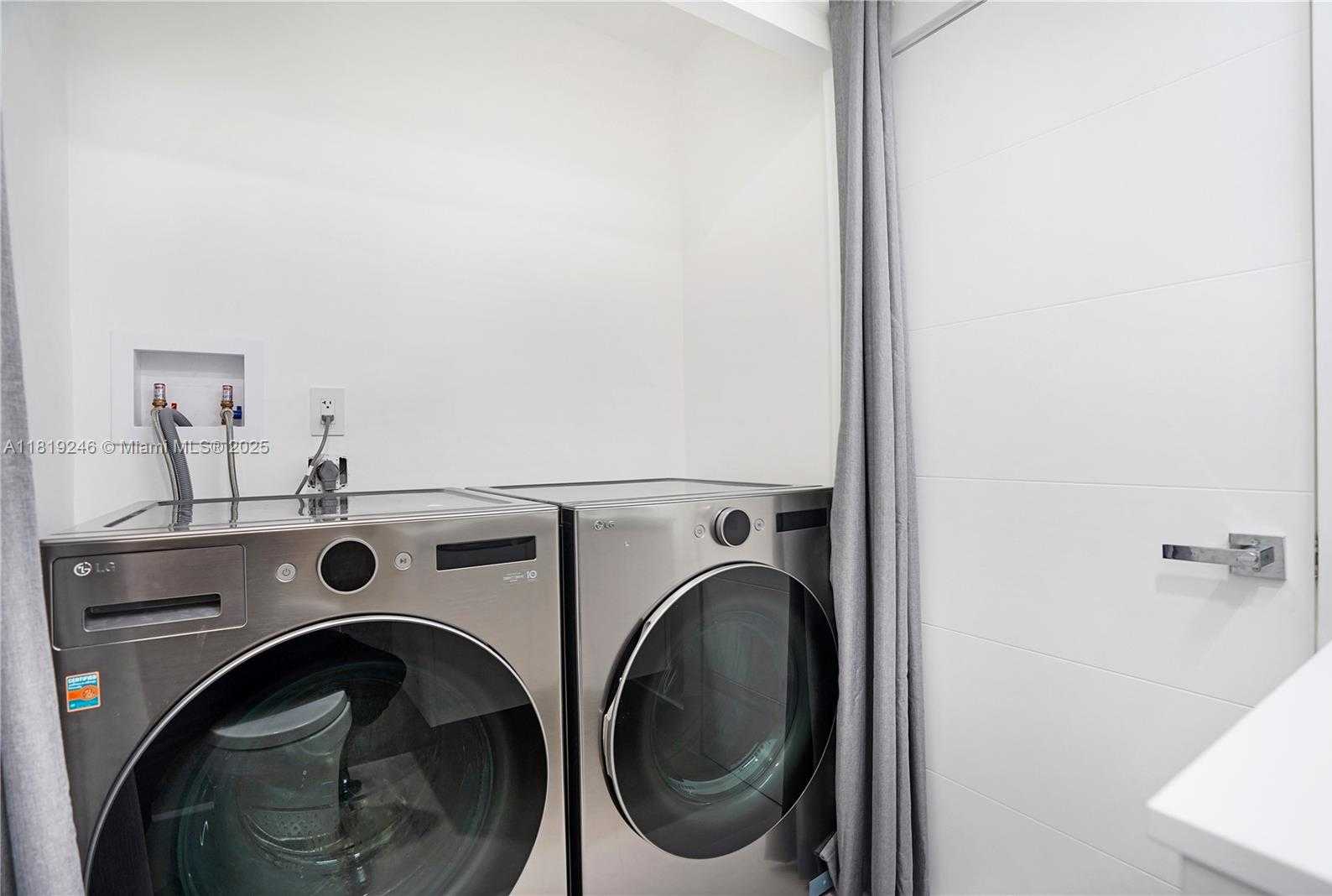Small Image of 19101 MYSTIC POINTE DR #111, Aventura Number 18