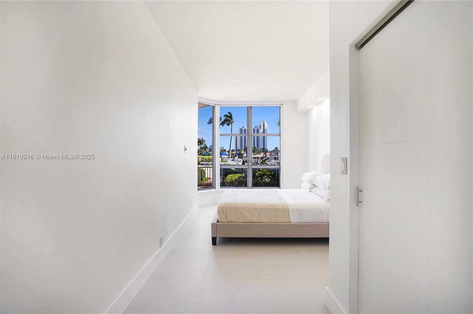 Small Image of 19101 MYSTIC POINTE DR #111, Aventura Number 19
