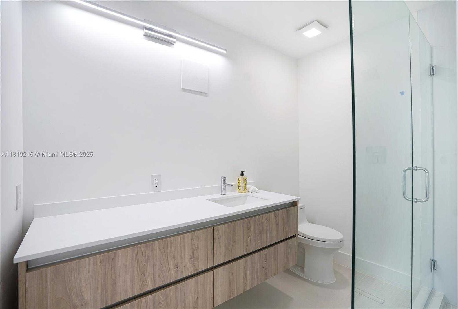 Small Image of 19101 MYSTIC POINTE DR #111, Aventura Number 22