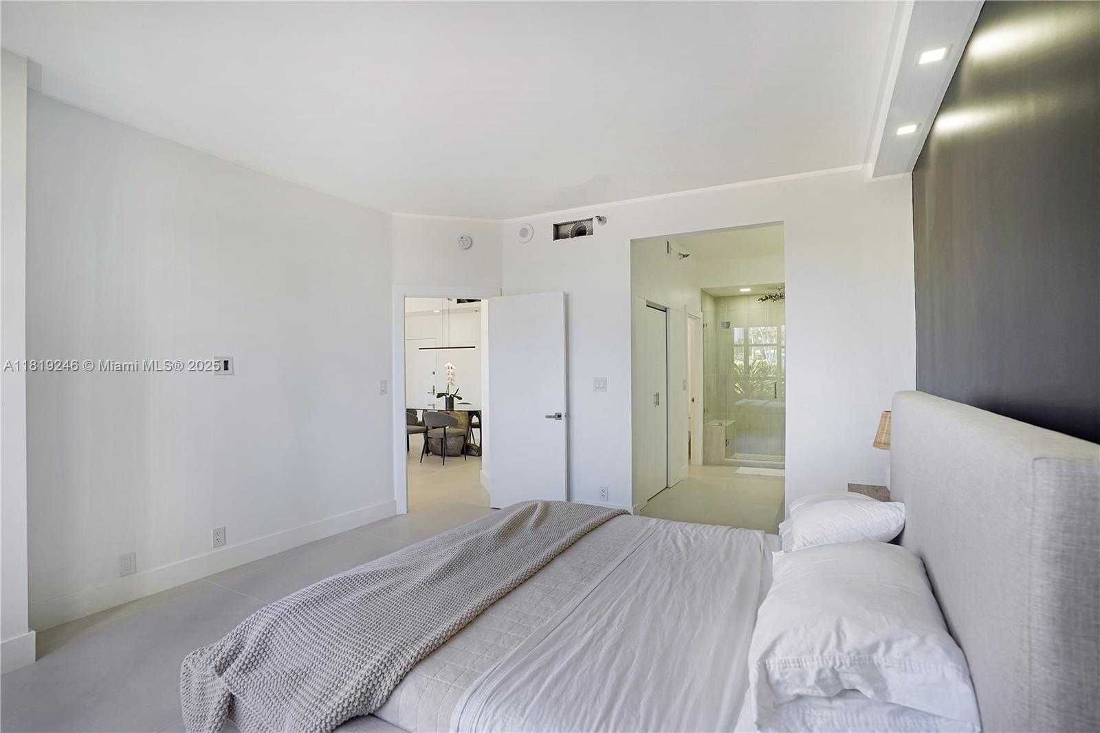 Small Image of 19101 MYSTIC POINTE DR #111, Aventura Number 26