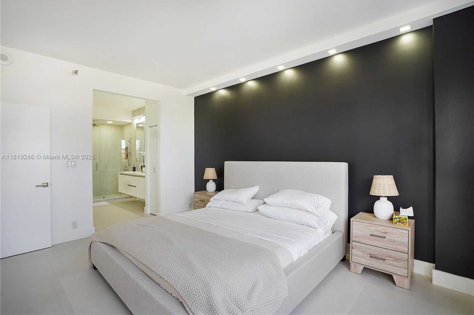 Small Image of 19101 MYSTIC POINTE DR #111, Aventura Number 27