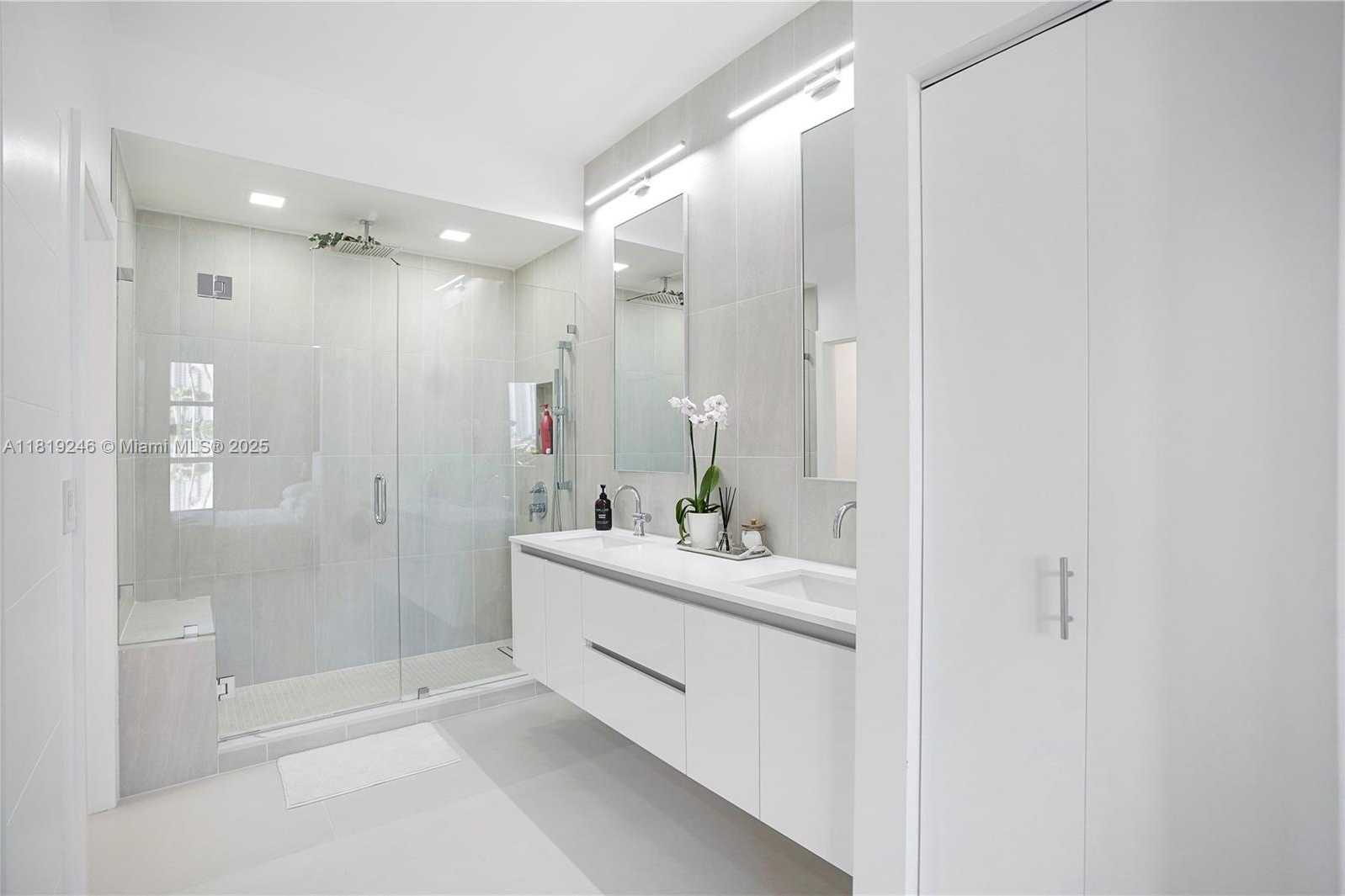 Small Image of 19101 MYSTIC POINTE DR #111, Aventura Number 29