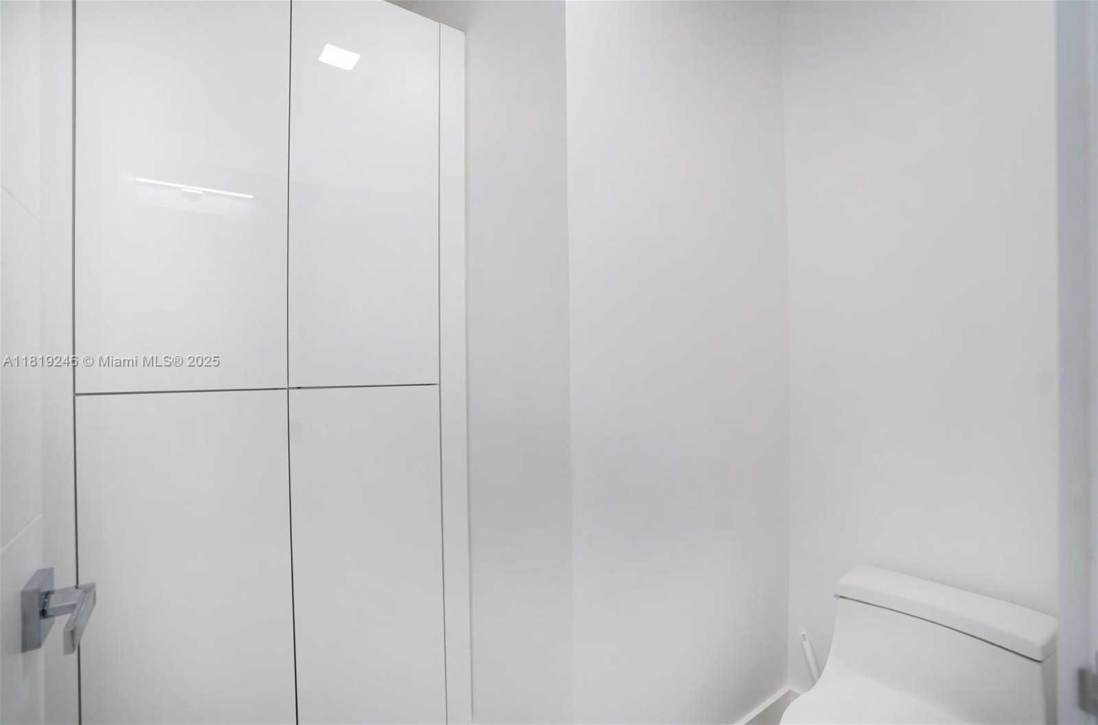 Small Image of 19101 MYSTIC POINTE DR #111, Aventura Number 30