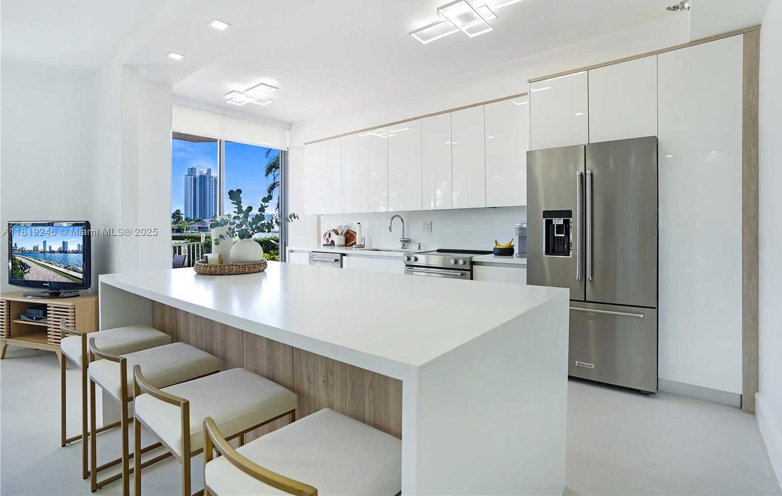 Small Image of 19101 MYSTIC POINTE DR #111, Aventura Number 7