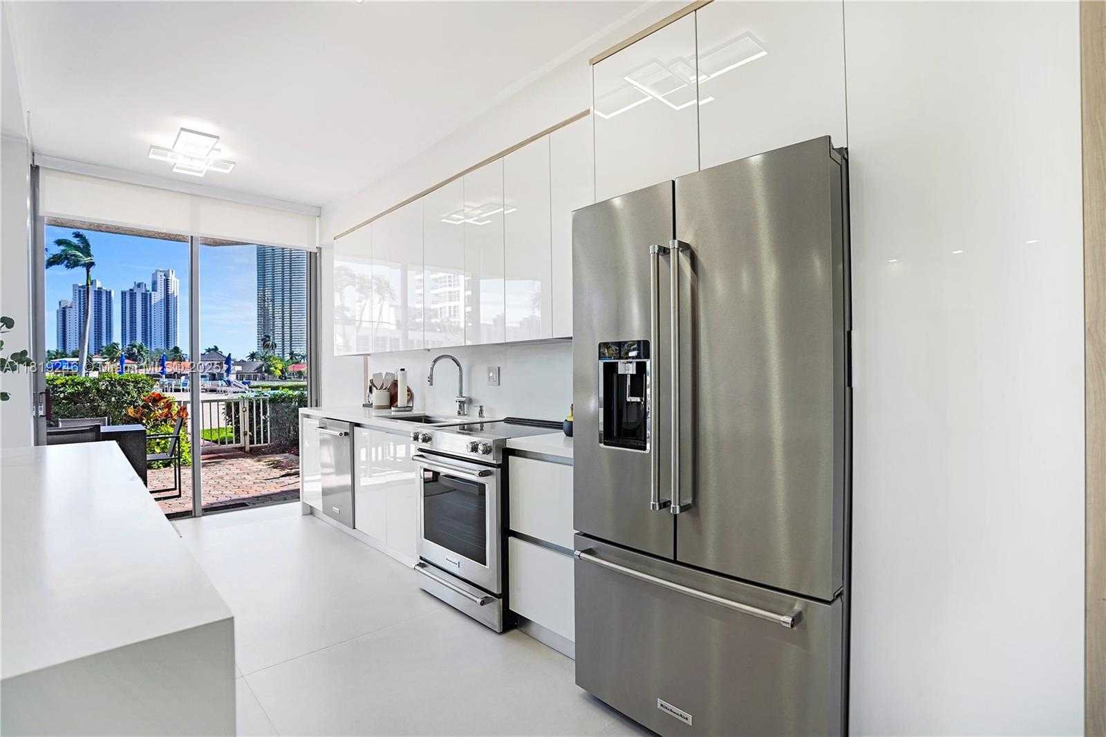 Small Image of 19101 MYSTIC POINTE DR #111, Aventura Number 8