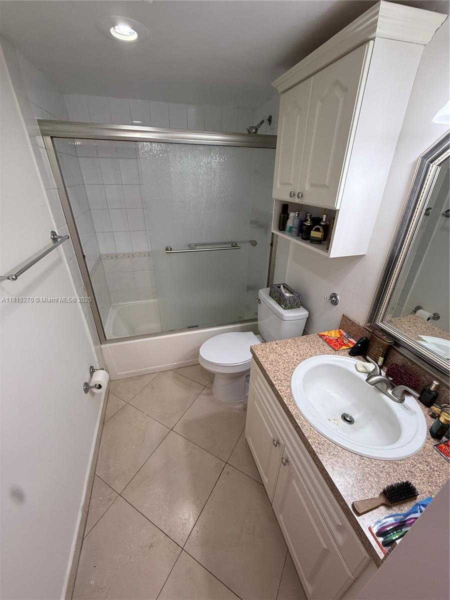Small Image of 1555 WEST 44TH PL #242, Hialeah Number 4