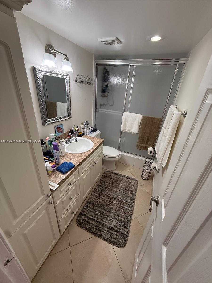 Small Image of 1555 WEST 44TH PL #242, Hialeah Number 6