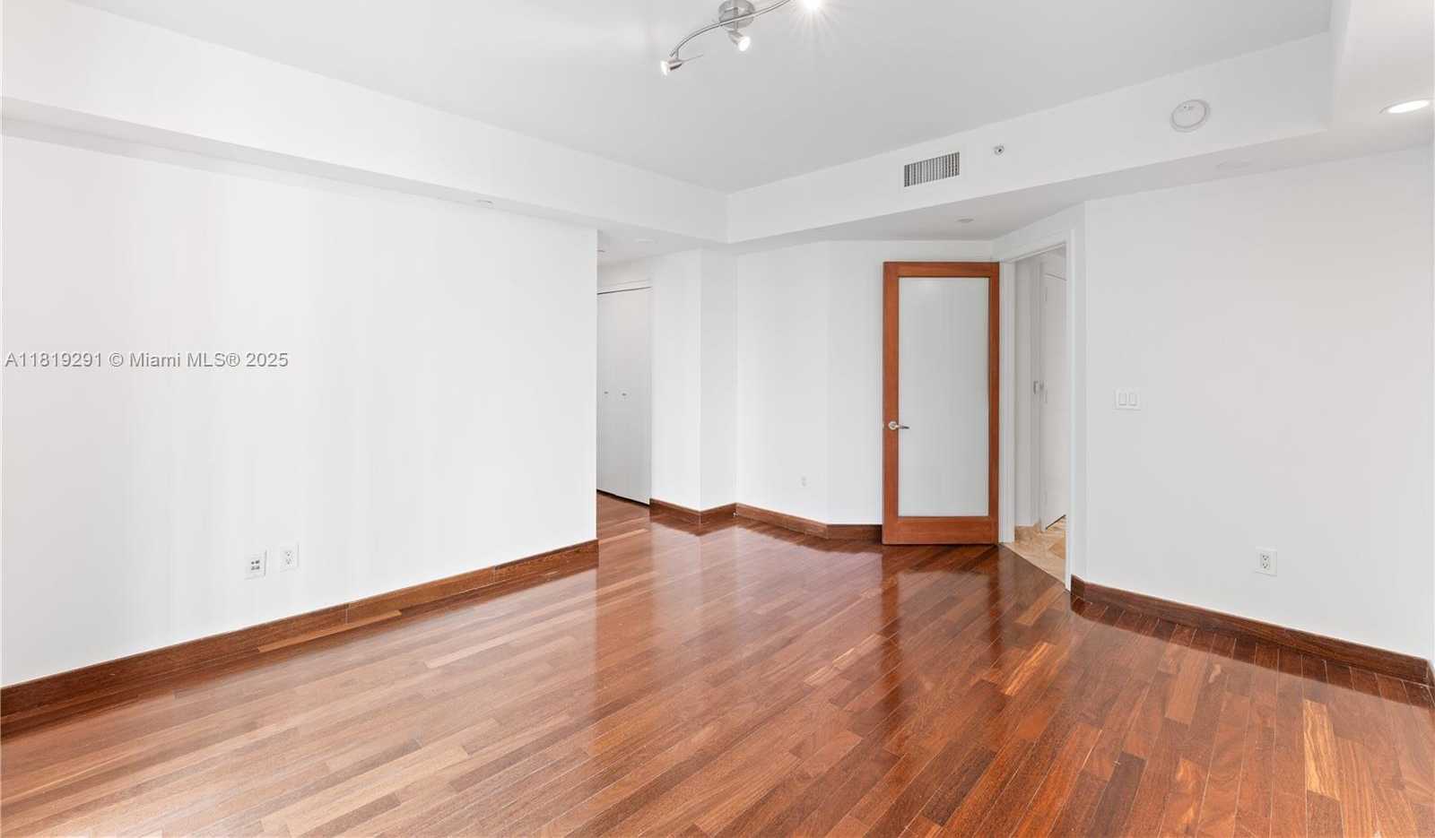Small Image of 1331 BRICKELL BAY DR #308, Miami Number 13