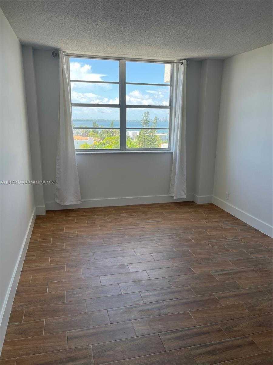 Small Image of 1455 NORTH TREASURE DR #7R, North Bay Village Number 10