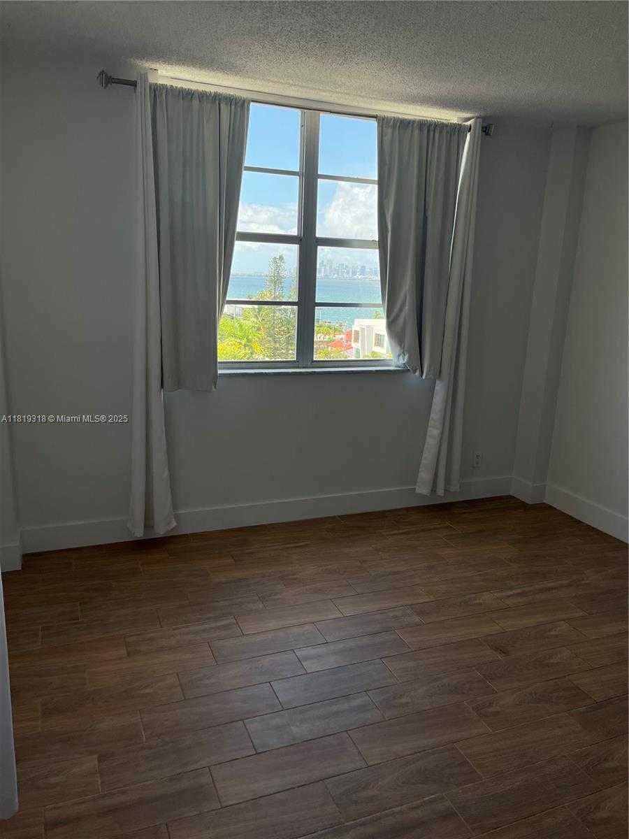 Small Image of 1455 NORTH TREASURE DR #7R, North Bay Village Number 11