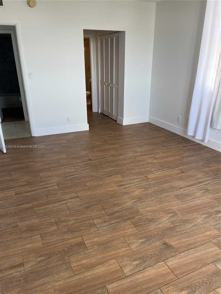 Small Image of 1455 NORTH TREASURE DR #7R, North Bay Village Number 12