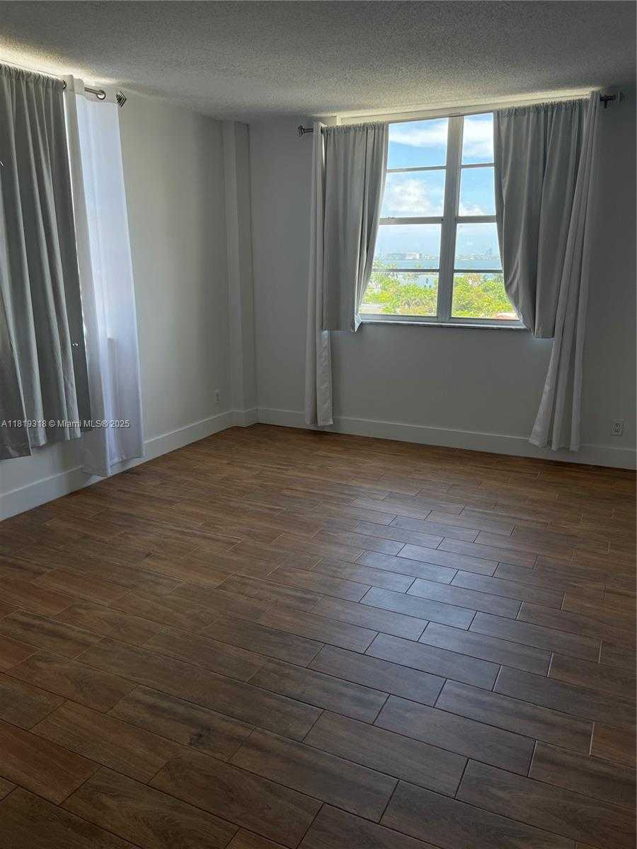Small Image of 1455 NORTH TREASURE DR #7R, North Bay Village Number 13