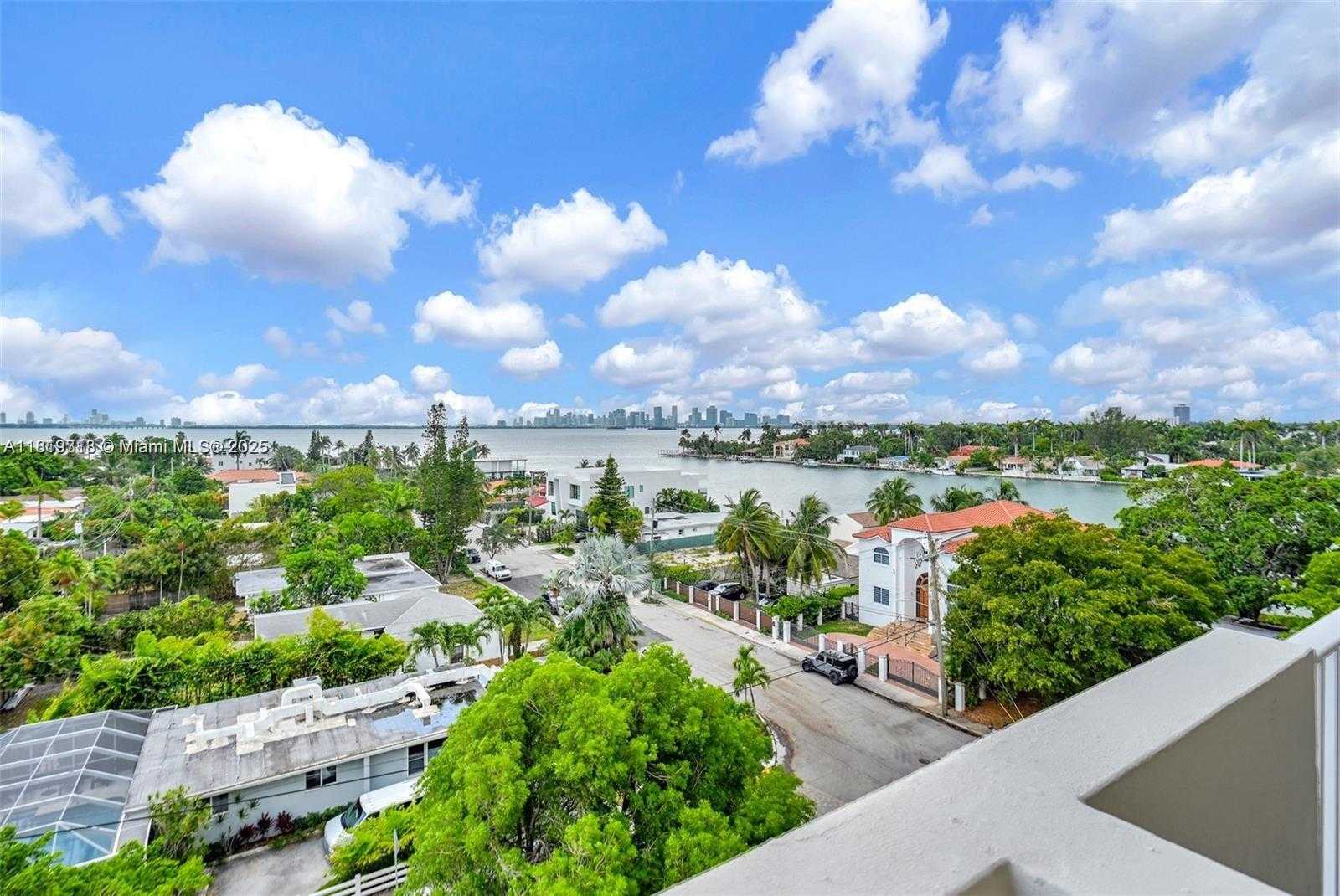 Small Image of 1455 NORTH TREASURE DR #7R, North Bay Village Number 2