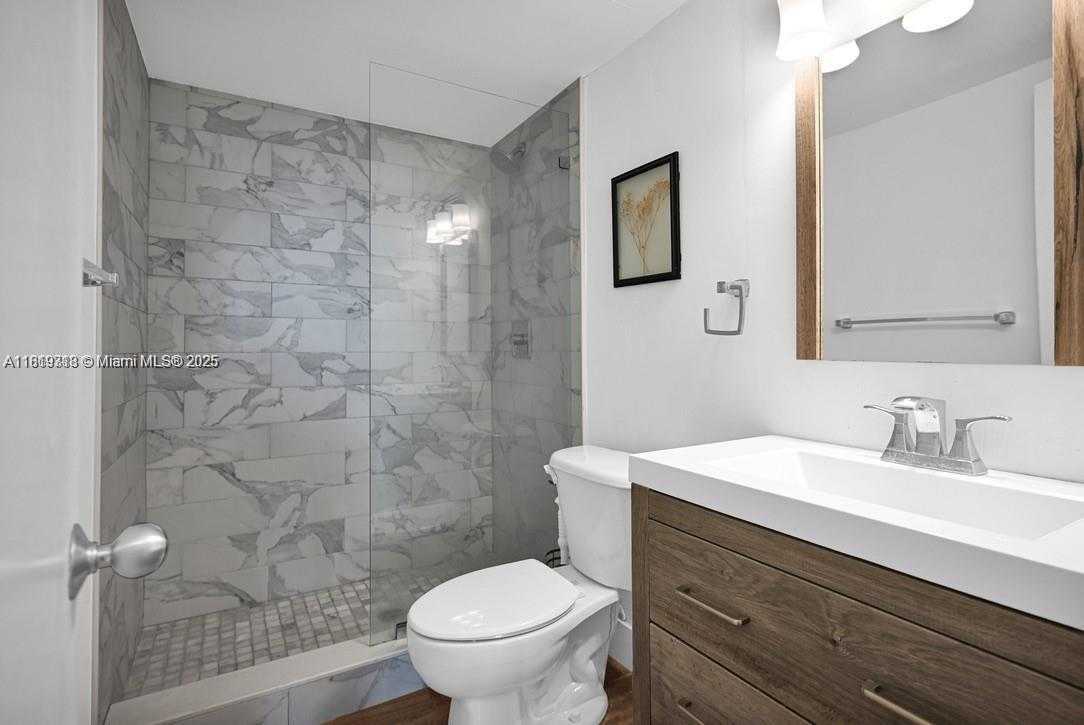 Small Image of 1455 NORTH TREASURE DR #7R, North Bay Village Number 6