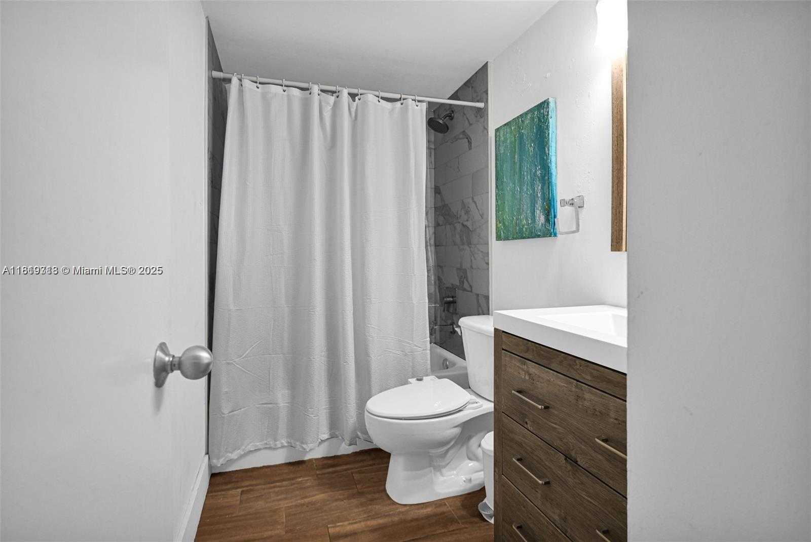 Small Image of 1455 NORTH TREASURE DR #7R, North Bay Village Number 7