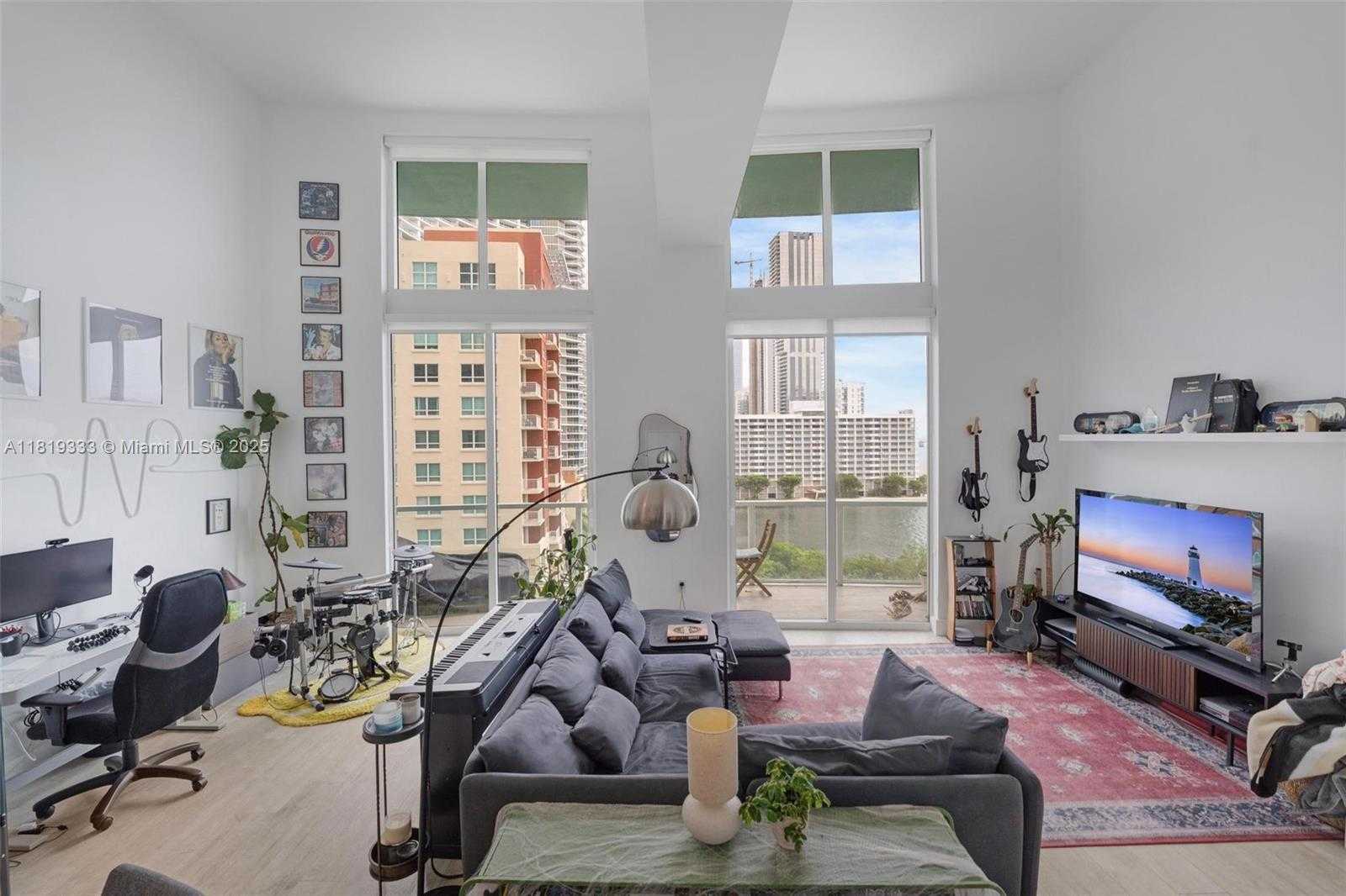 Small Image of 1900 NORTH BAYSHORE DR #1008, Miami Number 2