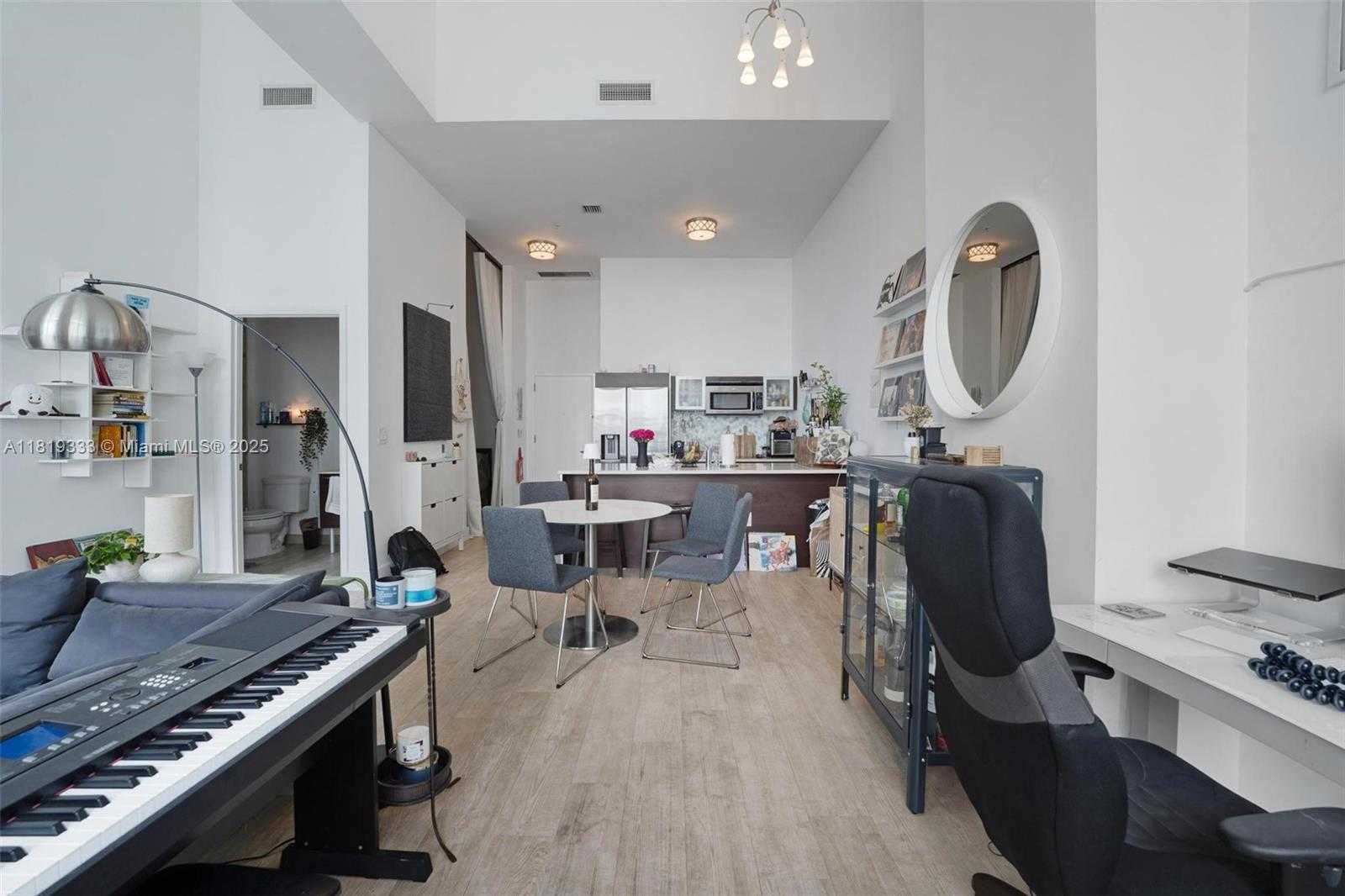 Small Image of 1900 NORTH BAYSHORE DR #1008, Miami Number 8