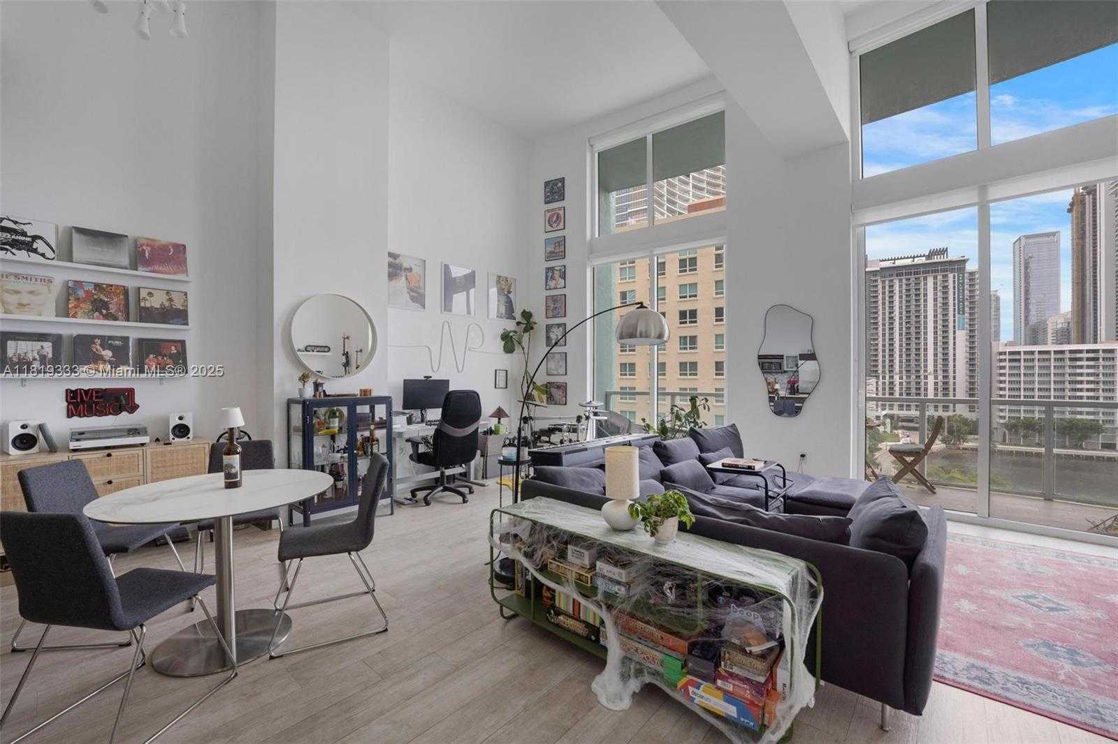 Small Image of 1900 NORTH BAYSHORE DR #1008, Miami Number 9