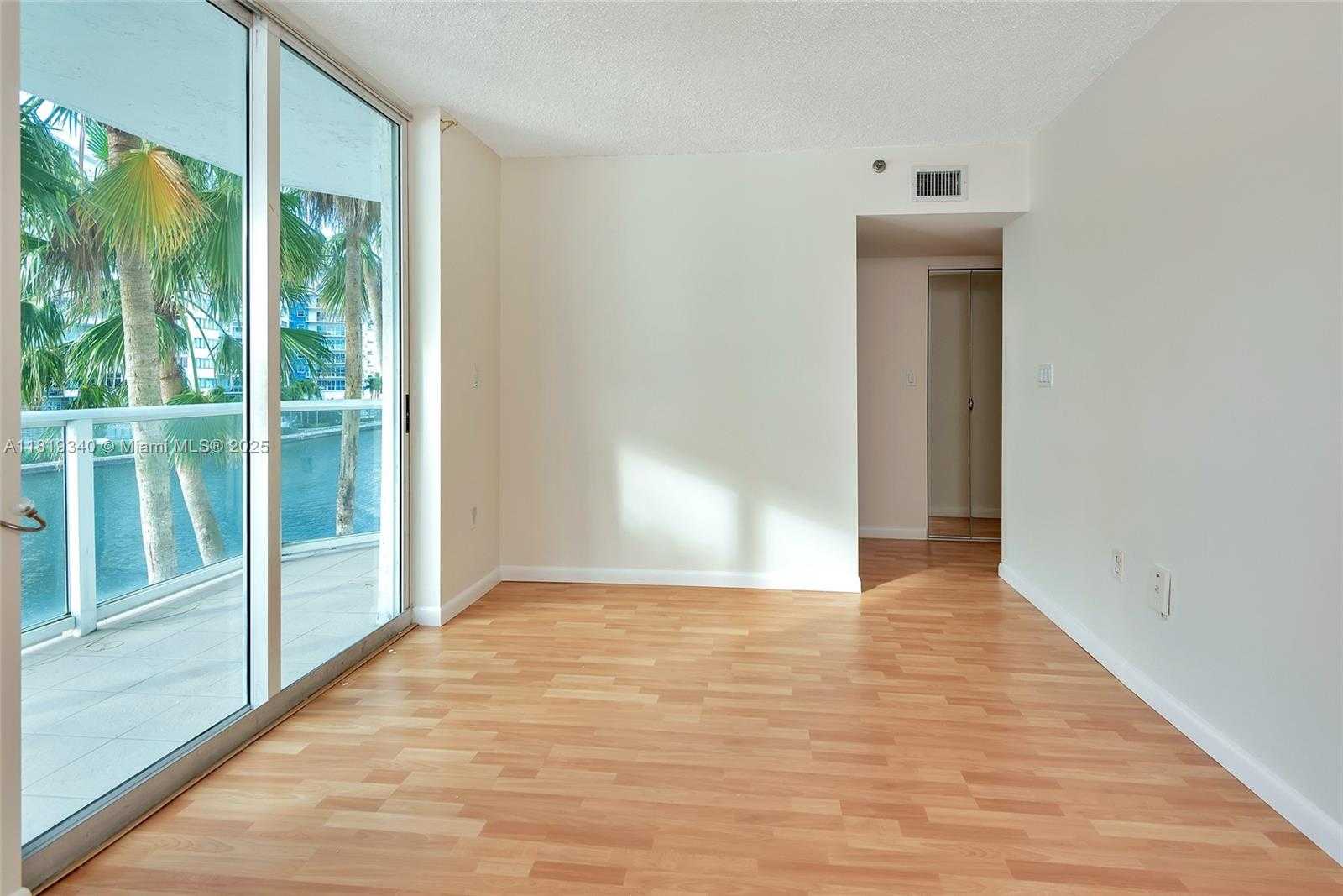 Small Image of 5900 COLLINS AVE #408, Miami Beach Number 25