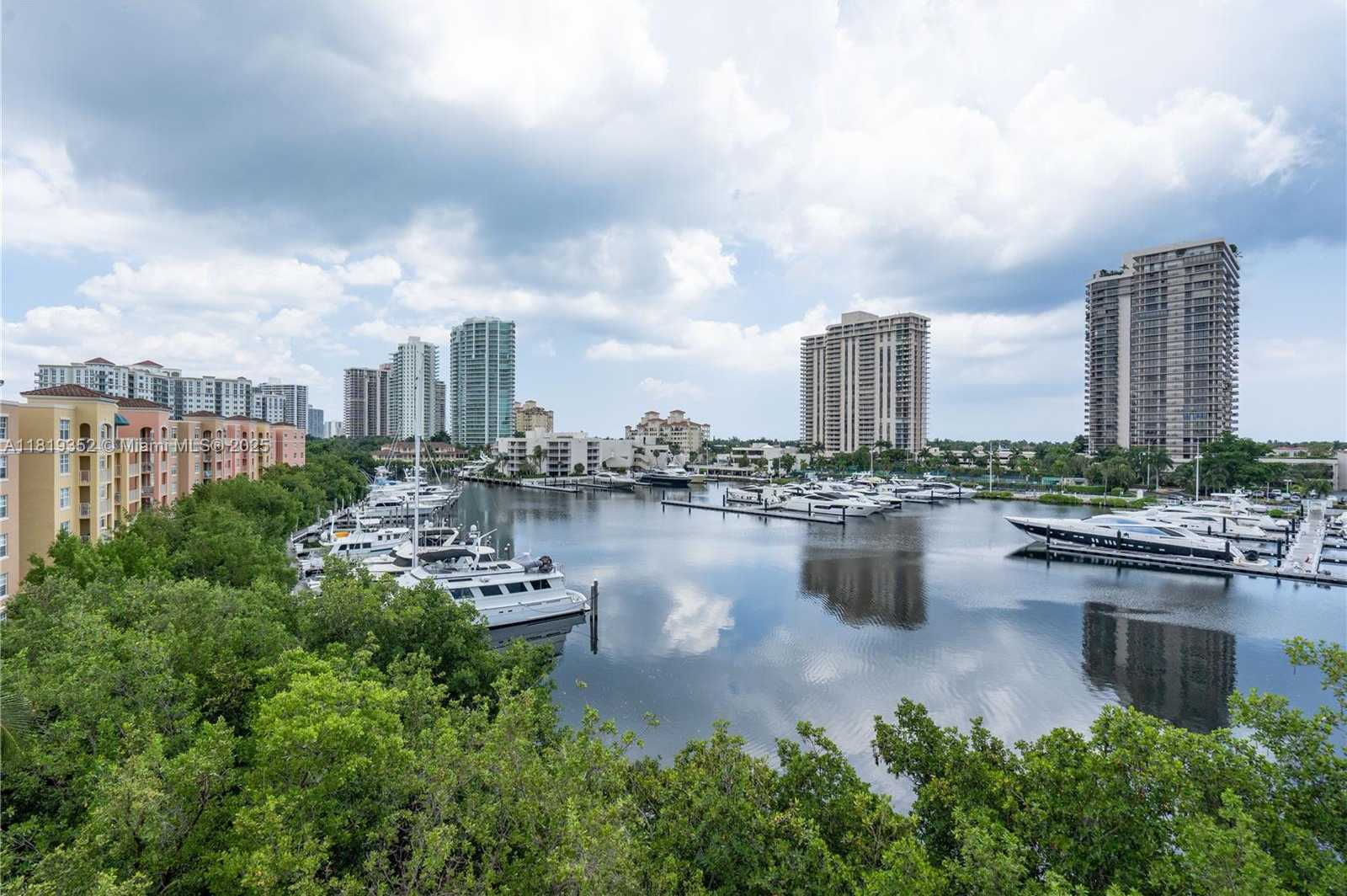 Small Image of 19601 EAST COUNTRY CLUB DR #7606, Aventura Number 2