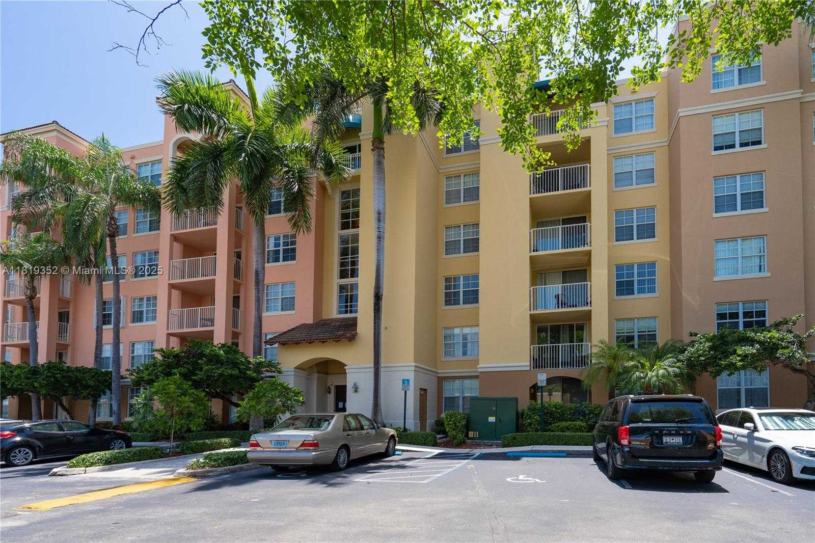 Small Image of 19601 EAST COUNTRY CLUB DR #7606, Aventura Number 3
