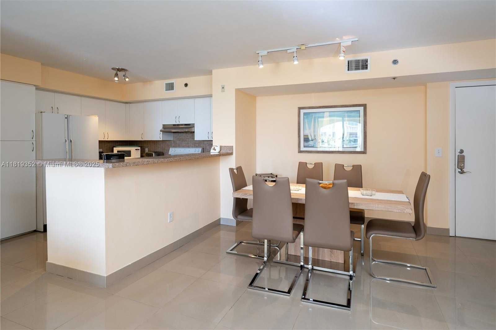 Small Image of 19601 EAST COUNTRY CLUB DR #7606, Aventura Number 5