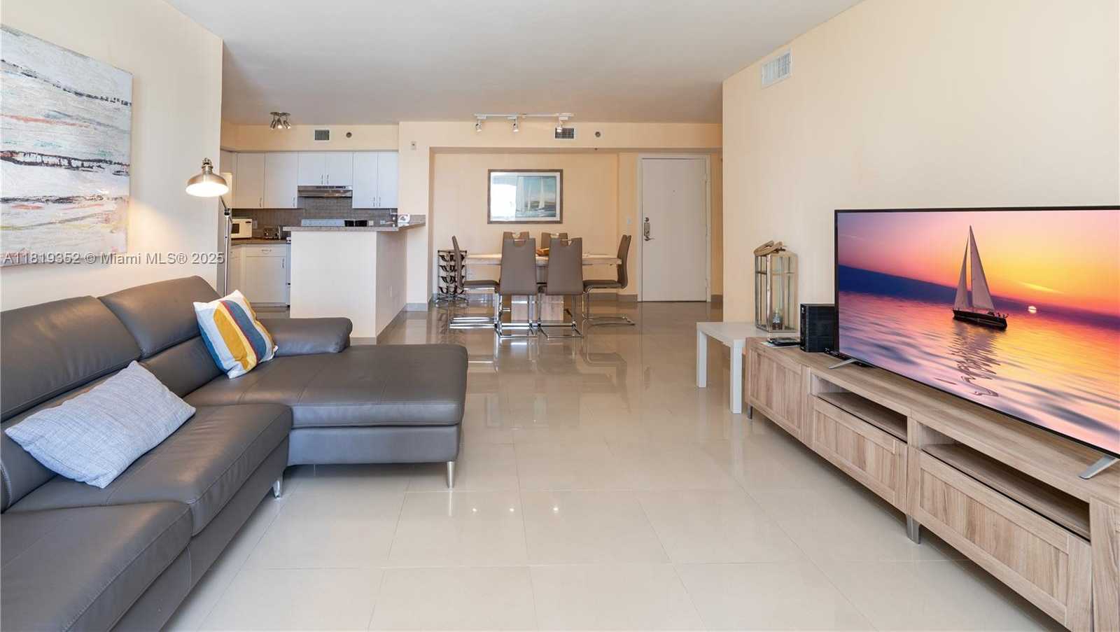 Small Image of 19601 EAST COUNTRY CLUB DR #7606, Aventura Number 6