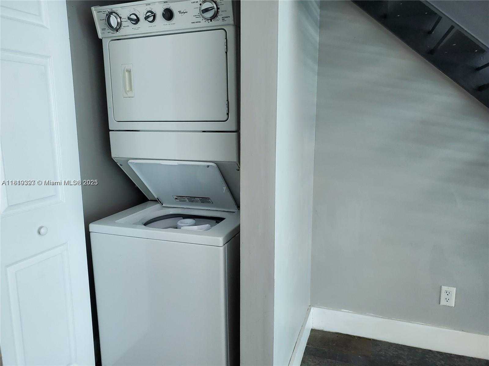 Small Image of 60 SOUTH WEST 13TH ST #2022, Miami Number 4